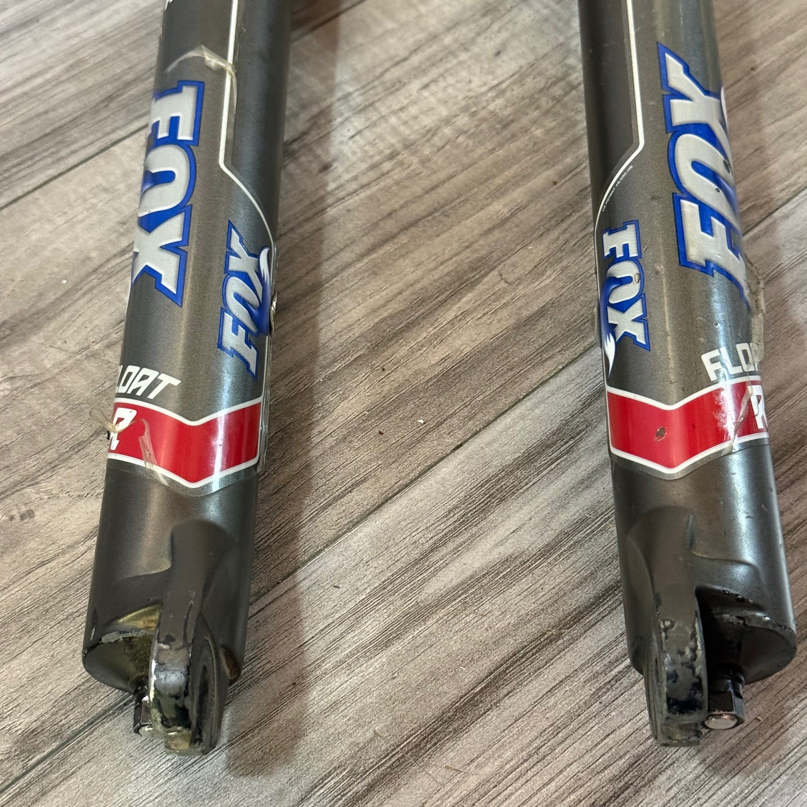 Fox 32 Float R Fork 26 200mm 1 1/8 Straight Non-Taper 182mm QR Disc