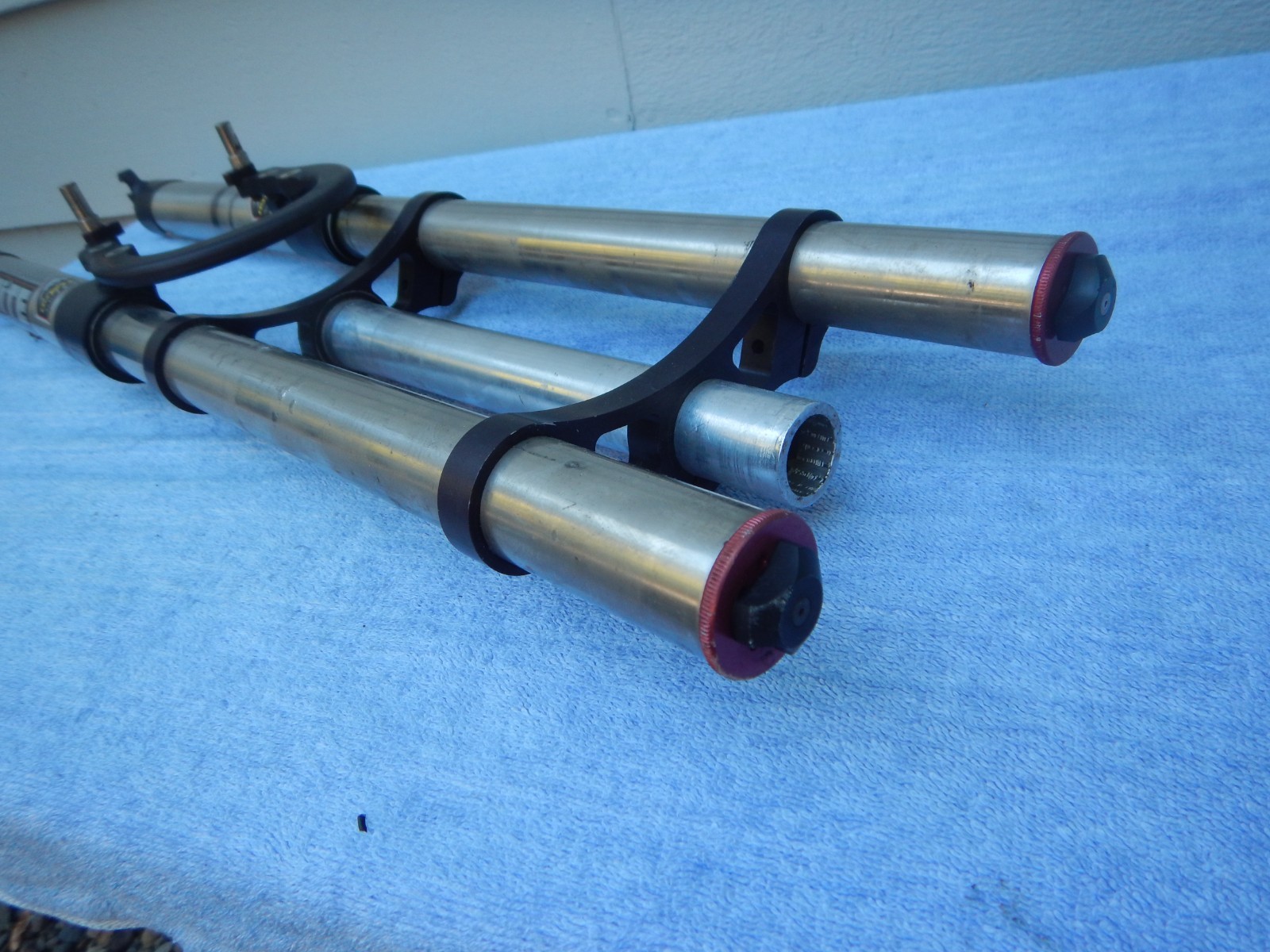 White Brothers DC118 DH Pro Fork 9.5″ Steerer 1-1/8″ Shocks Mountain Bike 26″