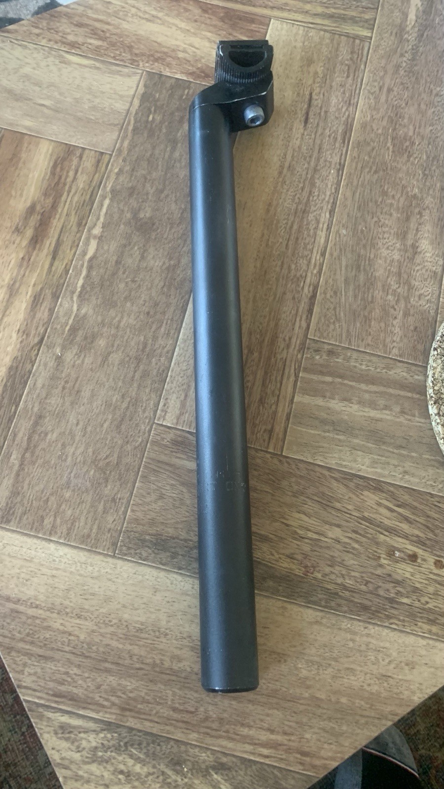 27.2 mm seatpost overall lenght 340mm or 13.5″