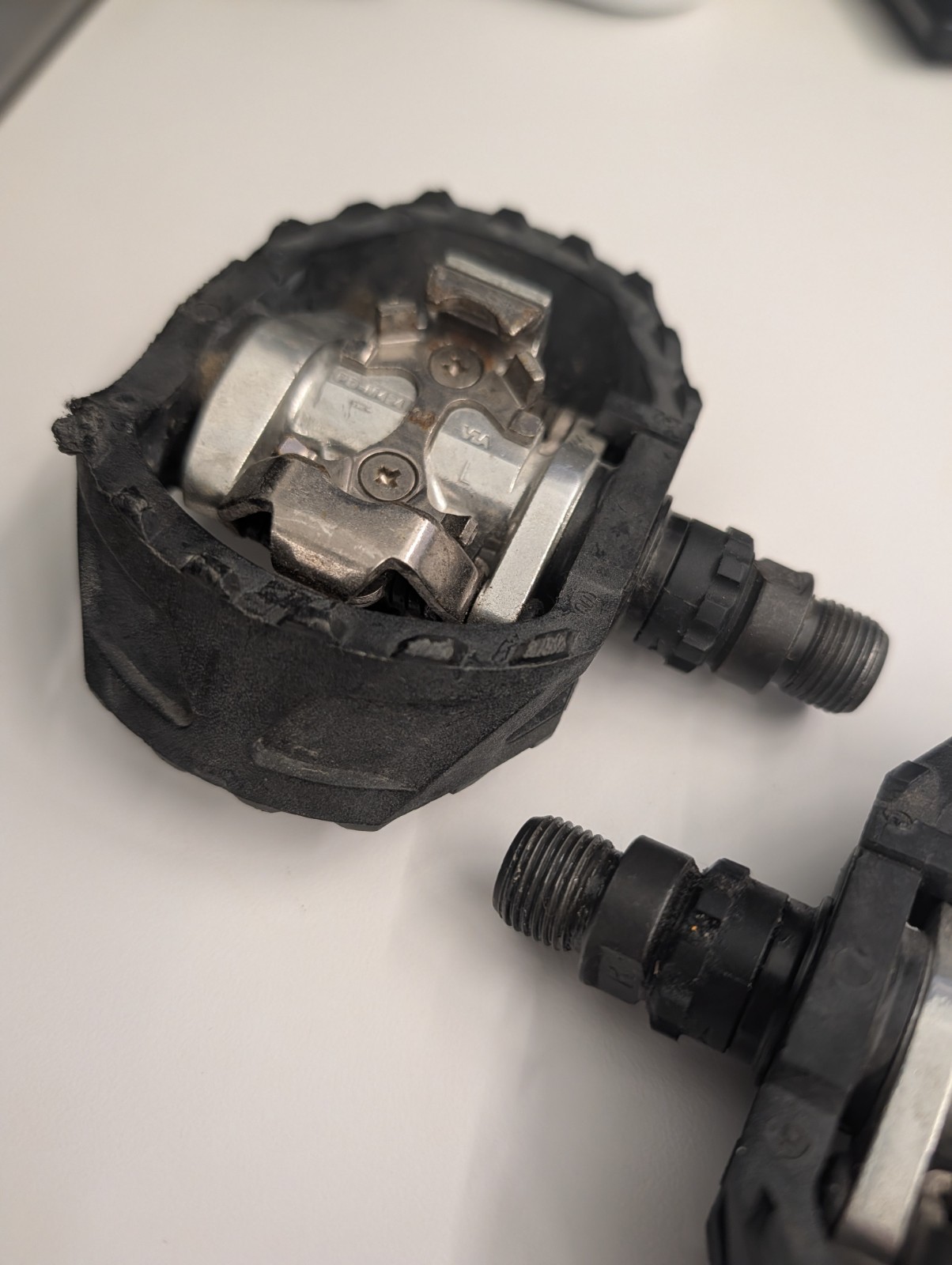 Shimano PD-M424 Clipless Pedals 9/16″ SPD C3
