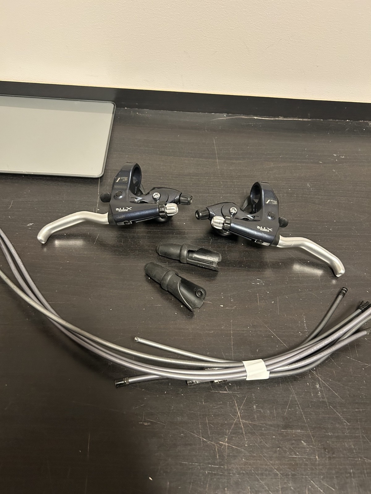 Shimano XTR ST-M900 Right & Left Shifters Brake levers combo 3x8s
