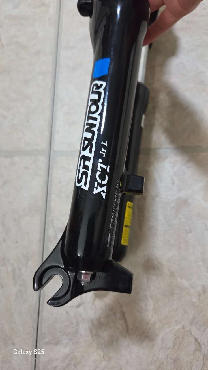 SR SUNTOUR XCT JR-L 20 Suspension Fork 20″ 1-1/8″ Threadless Steerer 63mm Travel