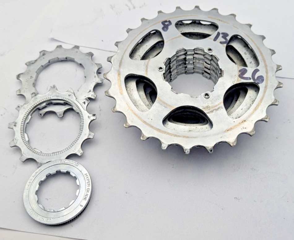 SHIMANO Hyperglide CASSETTE 8 SPEED 13 TOOTH 26 TOOTH 1056 1055 CS-HG70-8 HG70