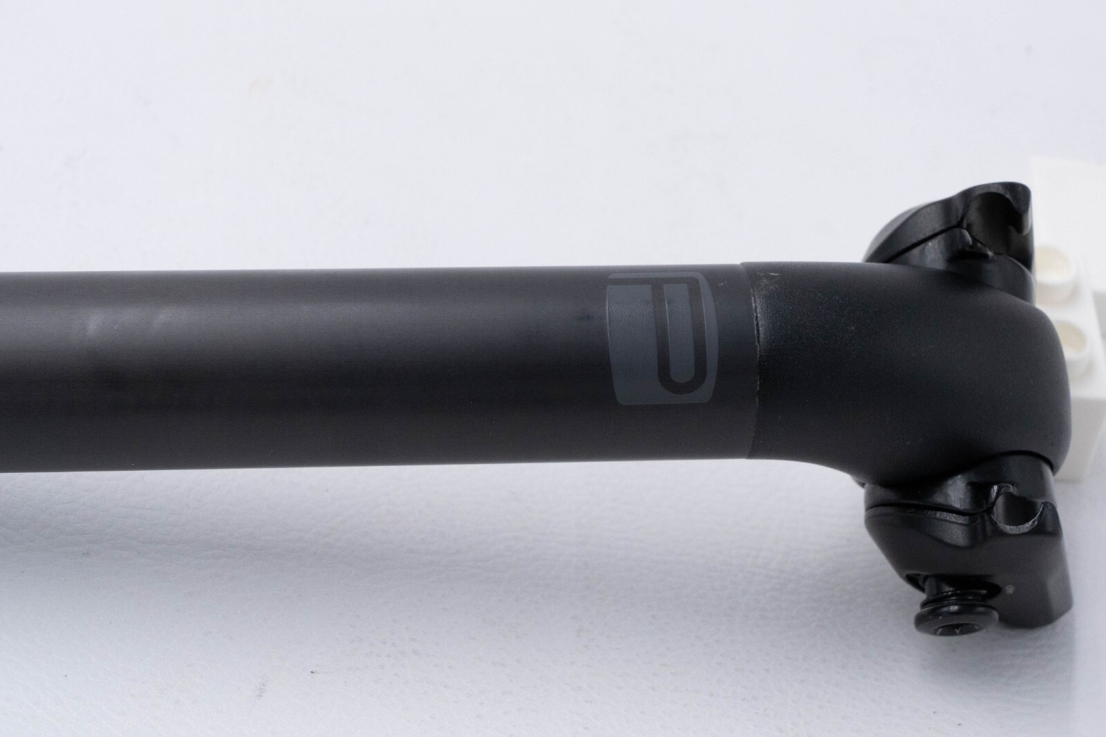 NOS PROMAX V POINT CARBON SEATPOST 27.2 mm 1 BOLT 360 mm VINTAGE OLD