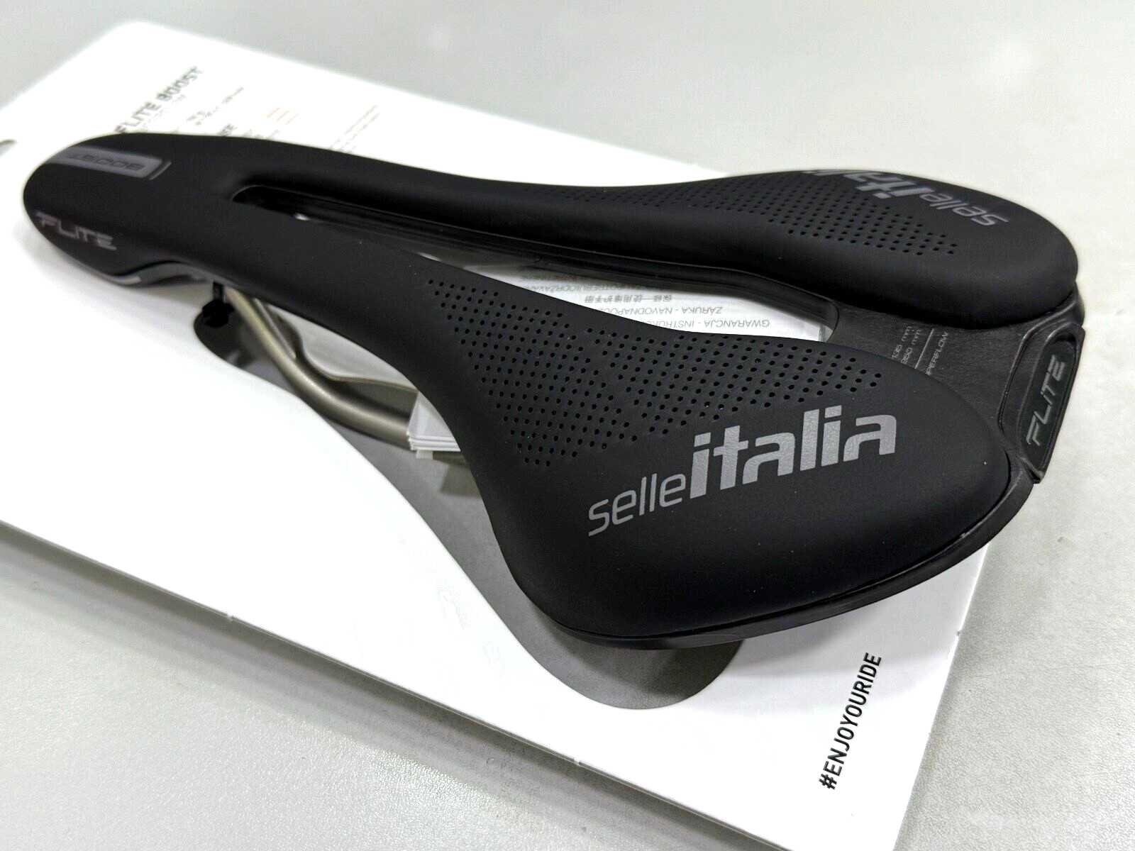 Selle Italia Flite Boost Superflow S3 (135X248mm) Ti316 Rail Saddle (Black)
