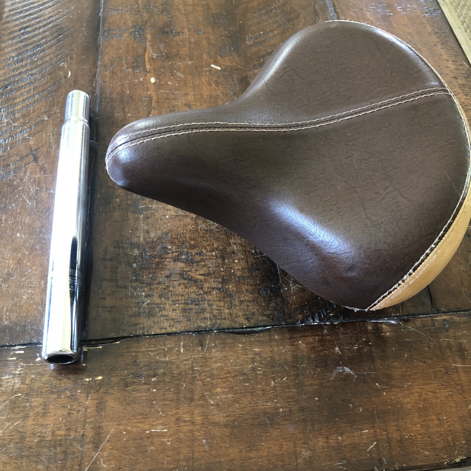 Huffy Panama Jack Brown & Tan Bicycle Saddle With Chrome Seat Post 9.5″ x 10″