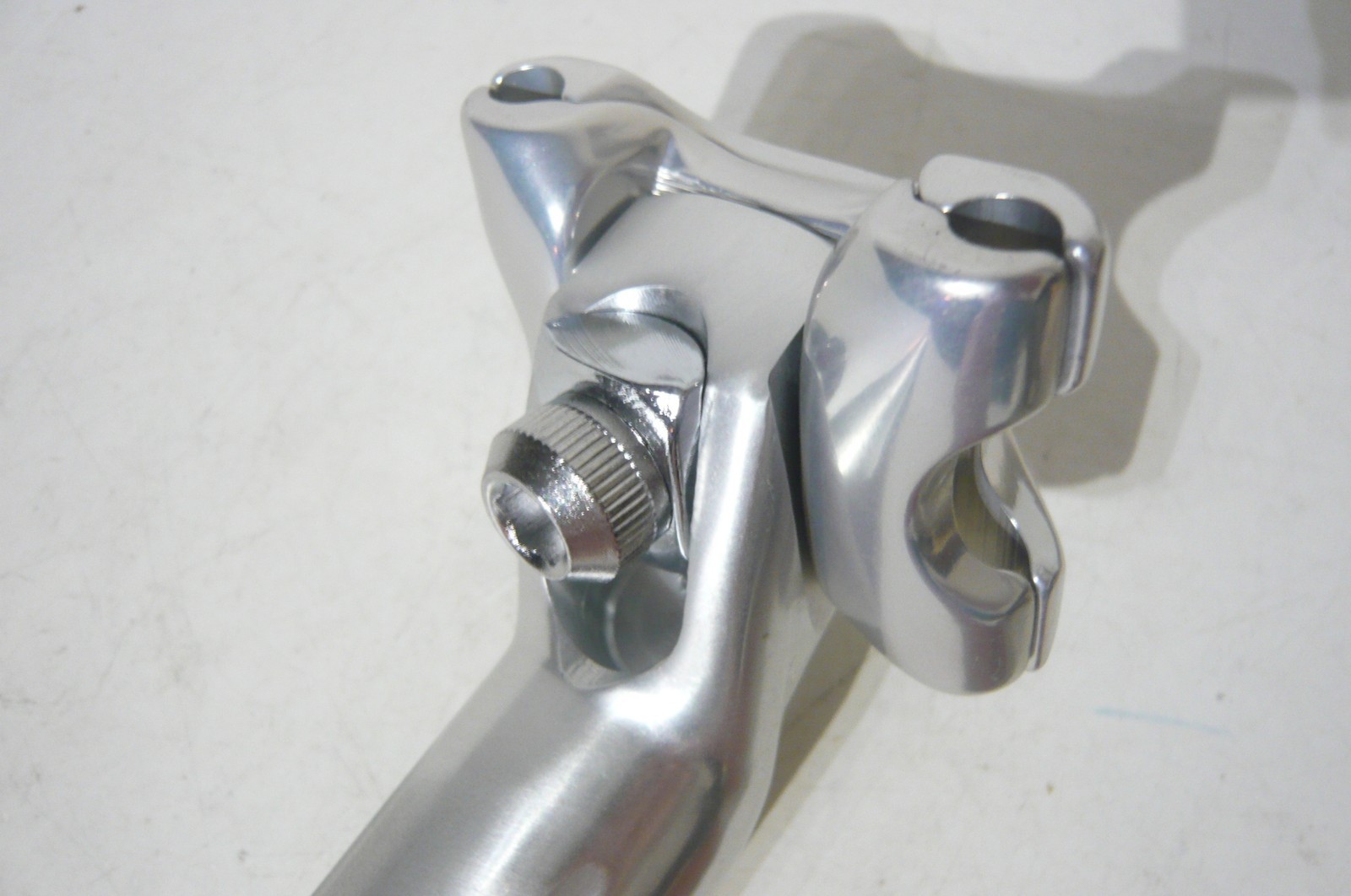 Shimano SP-7200 1981 Dura-Ace EX 26.8mm x 200mm fluted aluminum tubing seat post