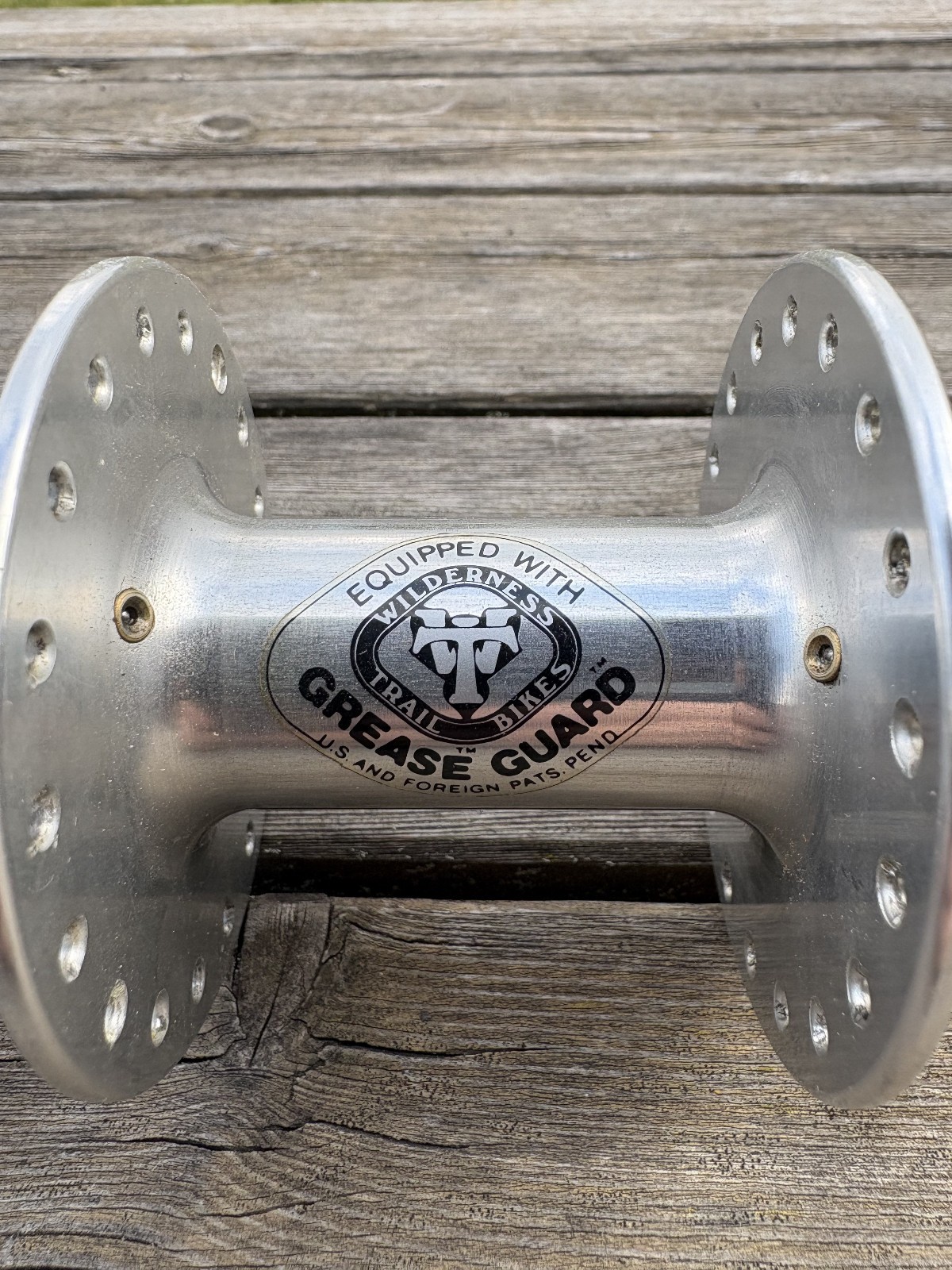 WTB Wilderness Trail Bikes Classic Grease Guard Rearhub + Dura Ace Freewheel