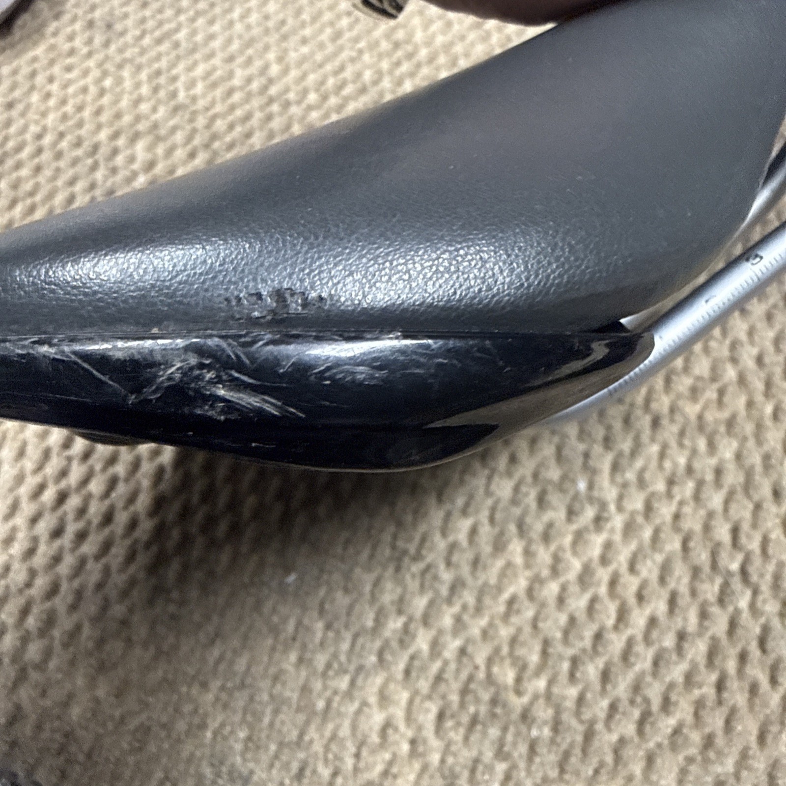 Aliante Sport Saddle FI’ZI:K MADE IN ITALY LEATHER 9.9OZ USED CONDITION