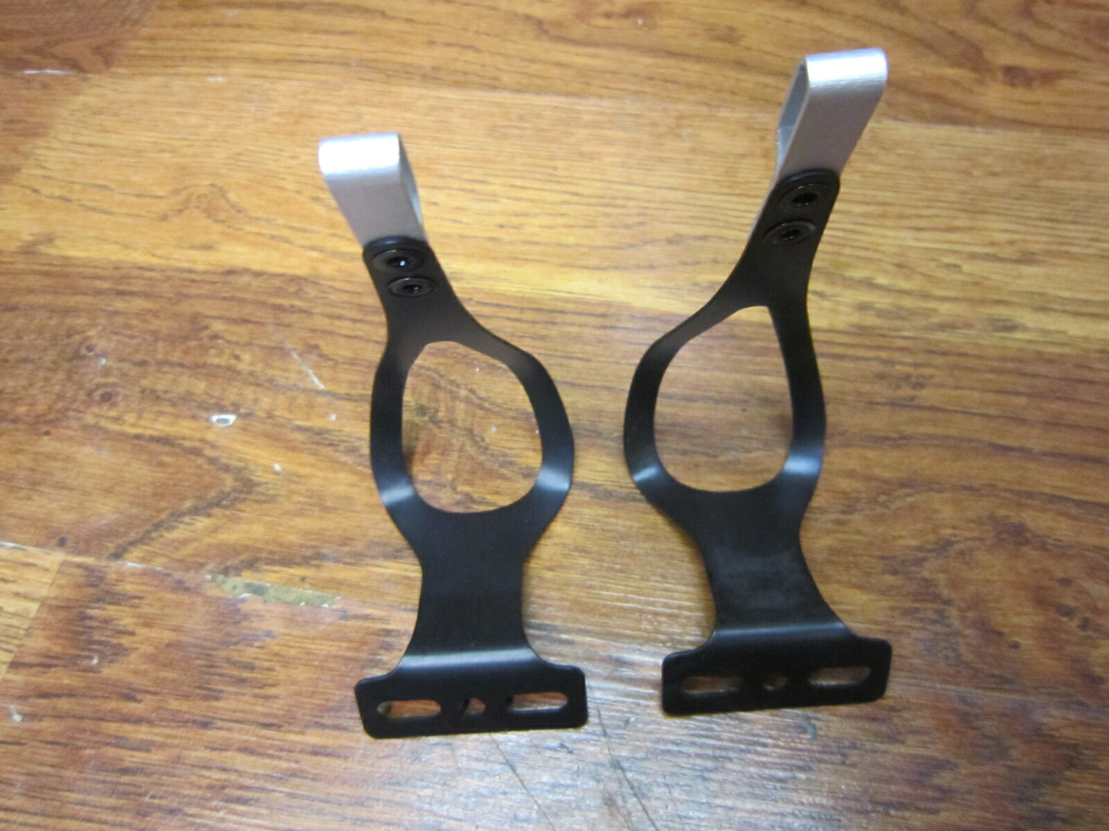 NOS ALE TOE CLIPS – MATTE BLACK ANODIZED ALLOY – MEDIUM – 97 L.D.