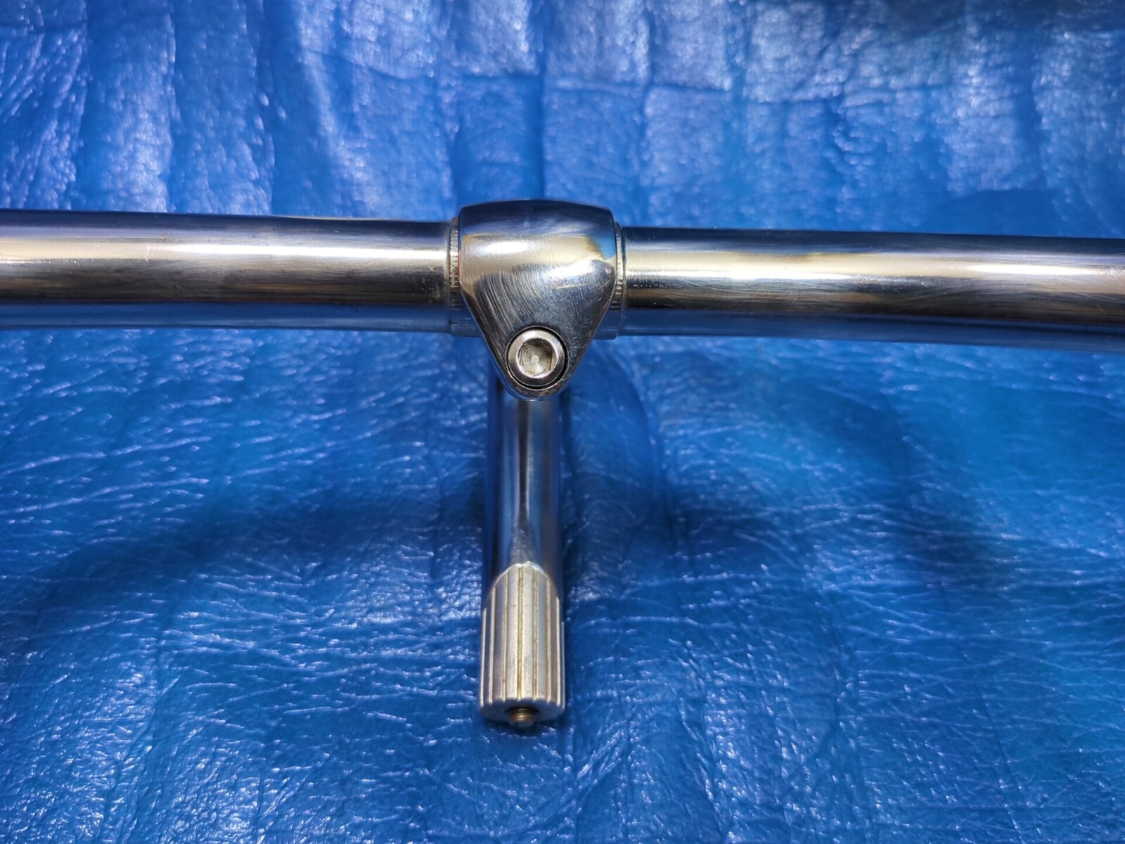 Nitto B123 Steel 370mm NJS Handlebar + Nitto Jaguar 100mm Steel Stem + Grips