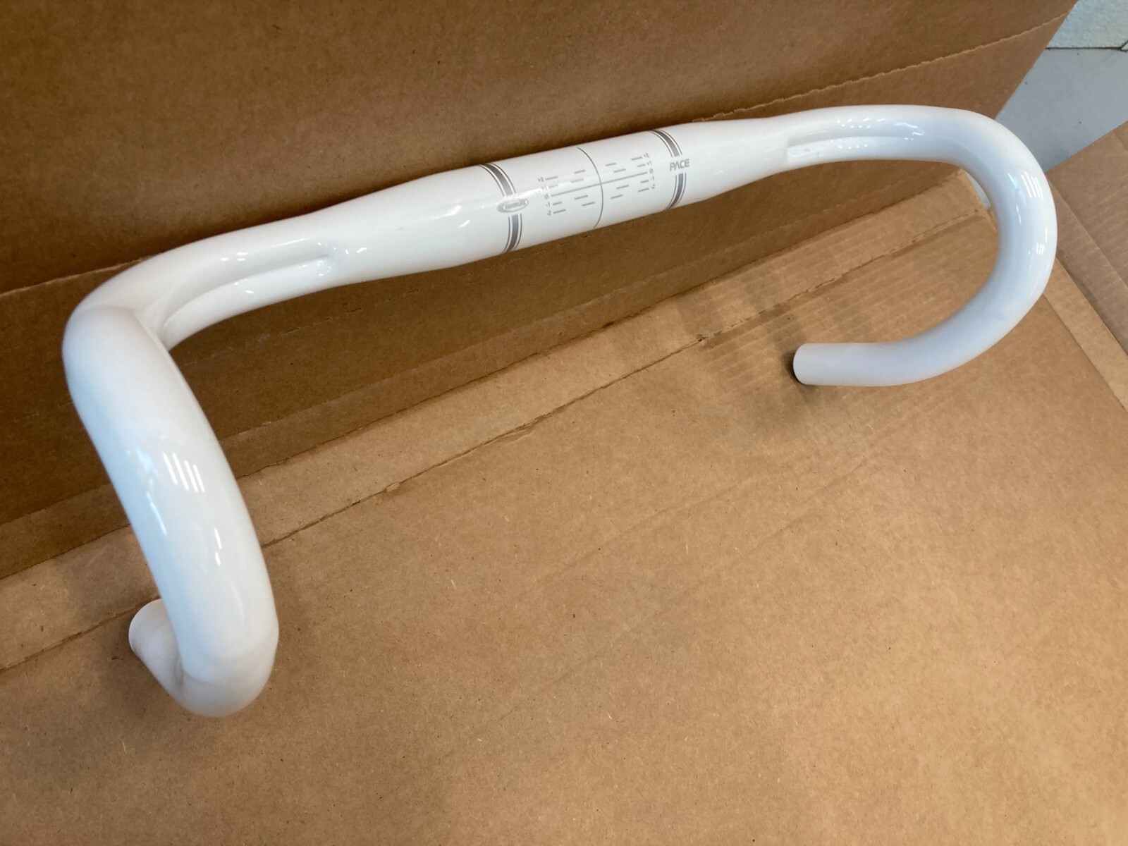 Road Drop Handle Bar . 400mm-width, 70mm-reach; 120mm.-drop.Powder coated White