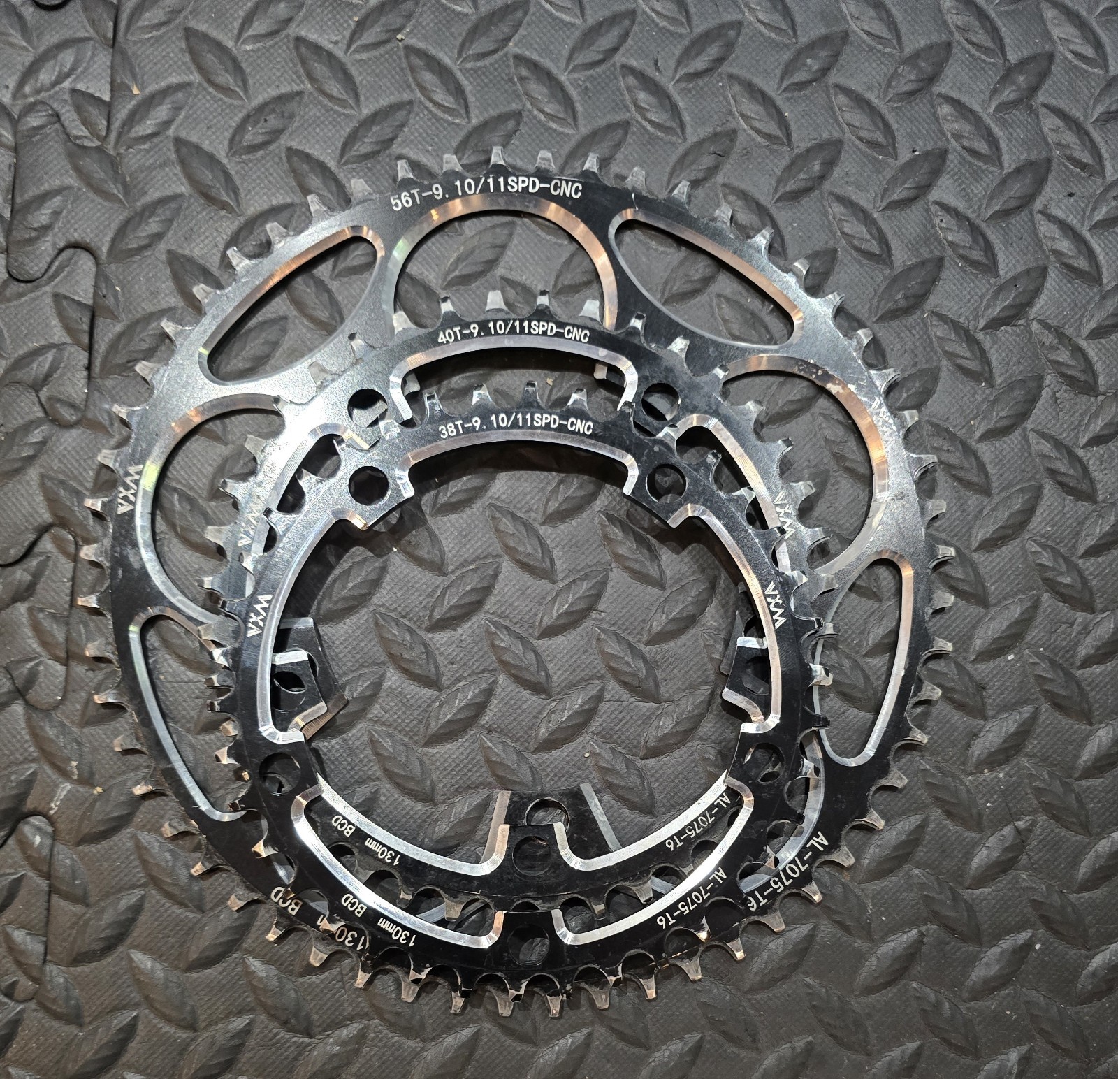 Shimano Dura Ace Crankset 7700 172.5 52/38 Double 130 BCD w/ BB-7700 Extra Rings