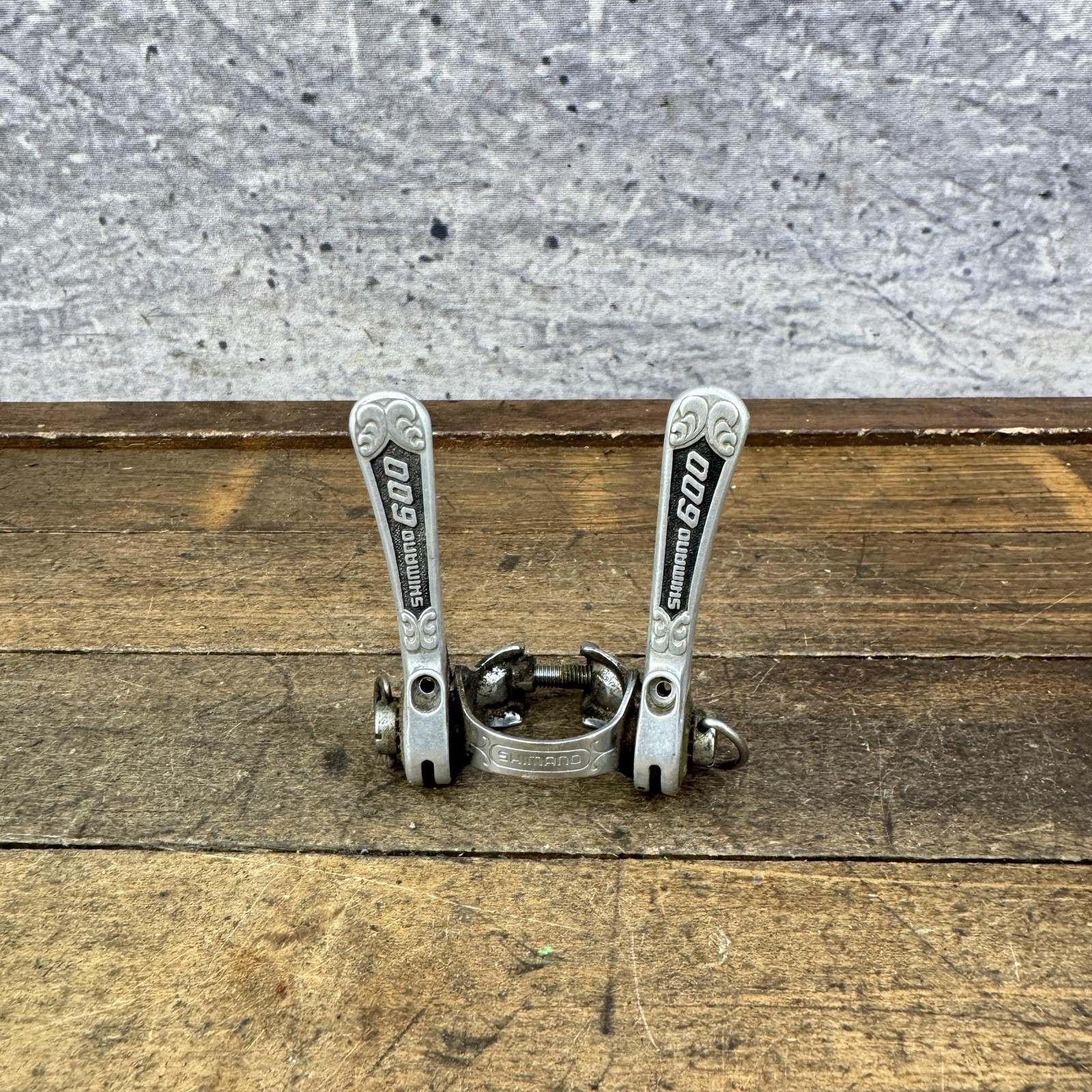 Vintage Shimano 600 Arabesque Shift Levers Shifter Set 28.6 Clamp Road 70s 80s