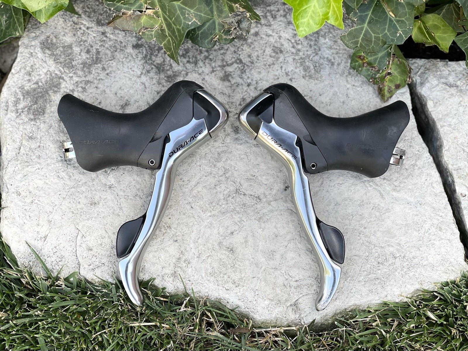 Shimano Dura Ace Shifters ST-7801 – 2×10 Speed Made in Japan Brifters