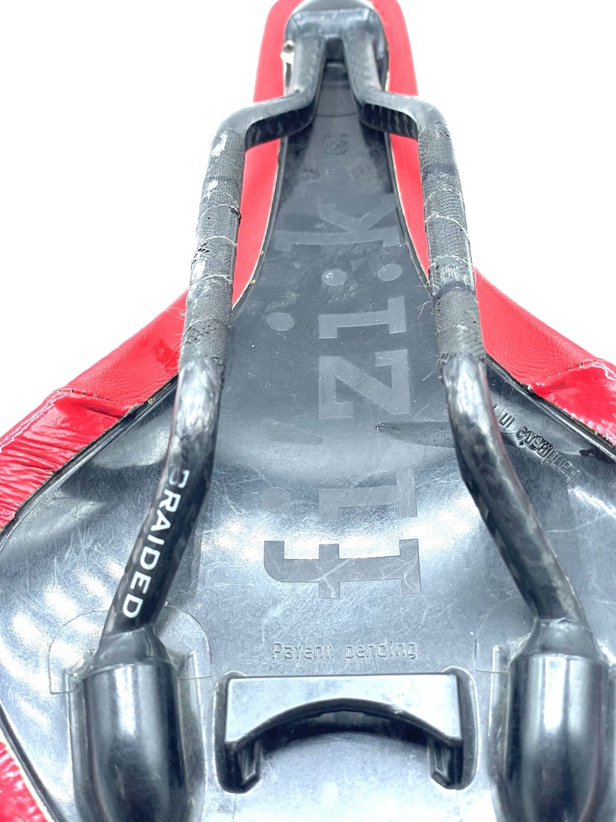 Fizik Antares Road Bike Saddle Braided Carbon Rails