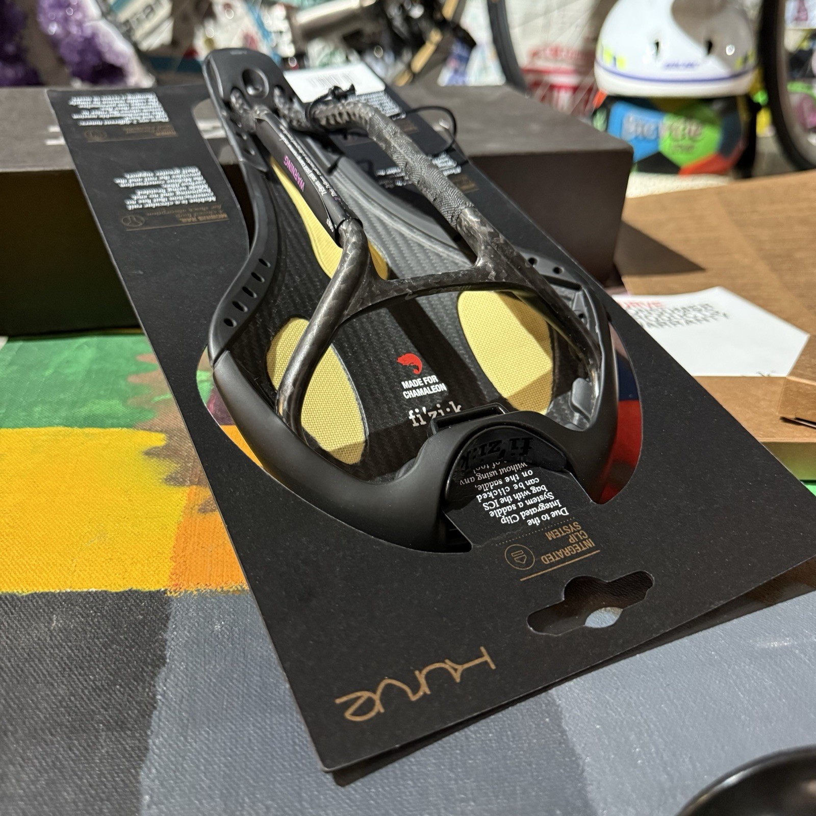 NOS FIZIK KURVE CHAMELEON CARBON RAIL SADDLE – 185 GRAMS – NEW IN BOX / COMPLETE