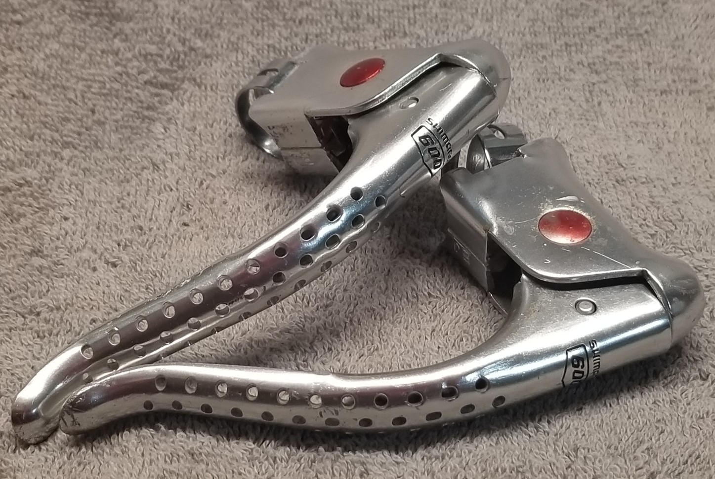 Vintage Shimano 600 Brake Levers Arabesque Pair Non-Aero Silver Drilled 23.8mm