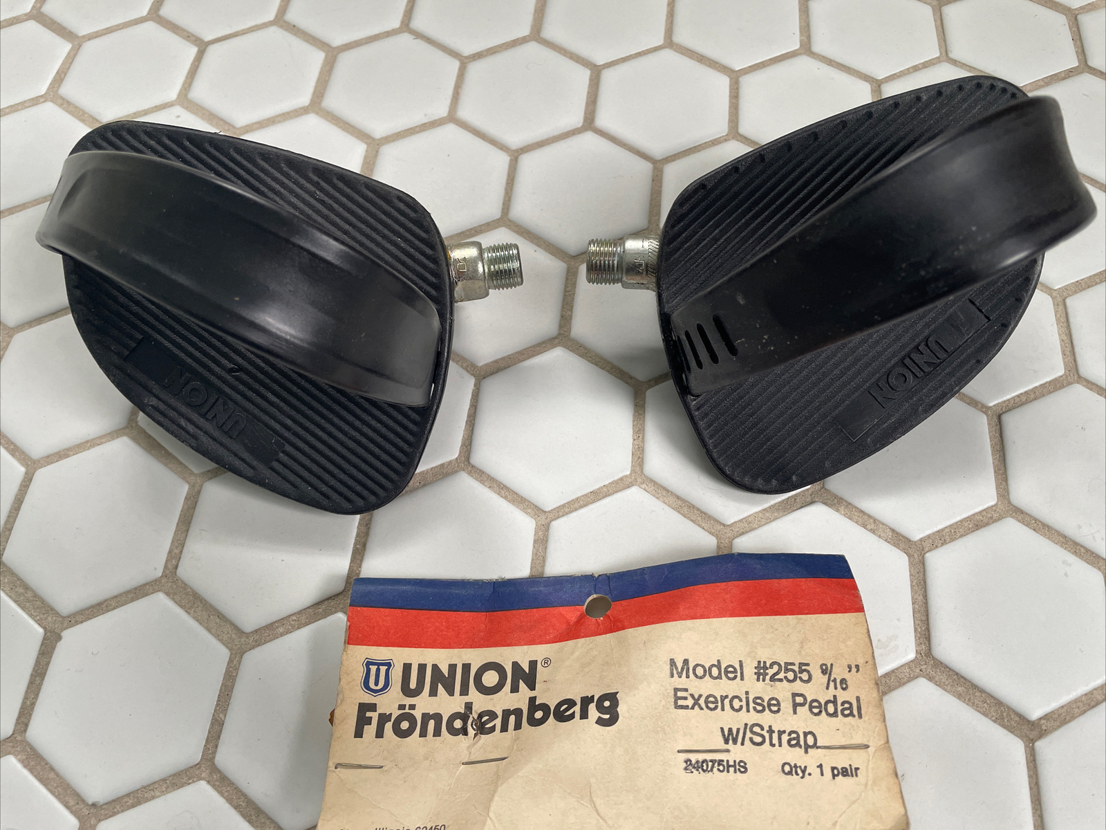 New-in-Package UNION Exercise Bike Pedals w/Straps • 9/16″ • #255 • Germany