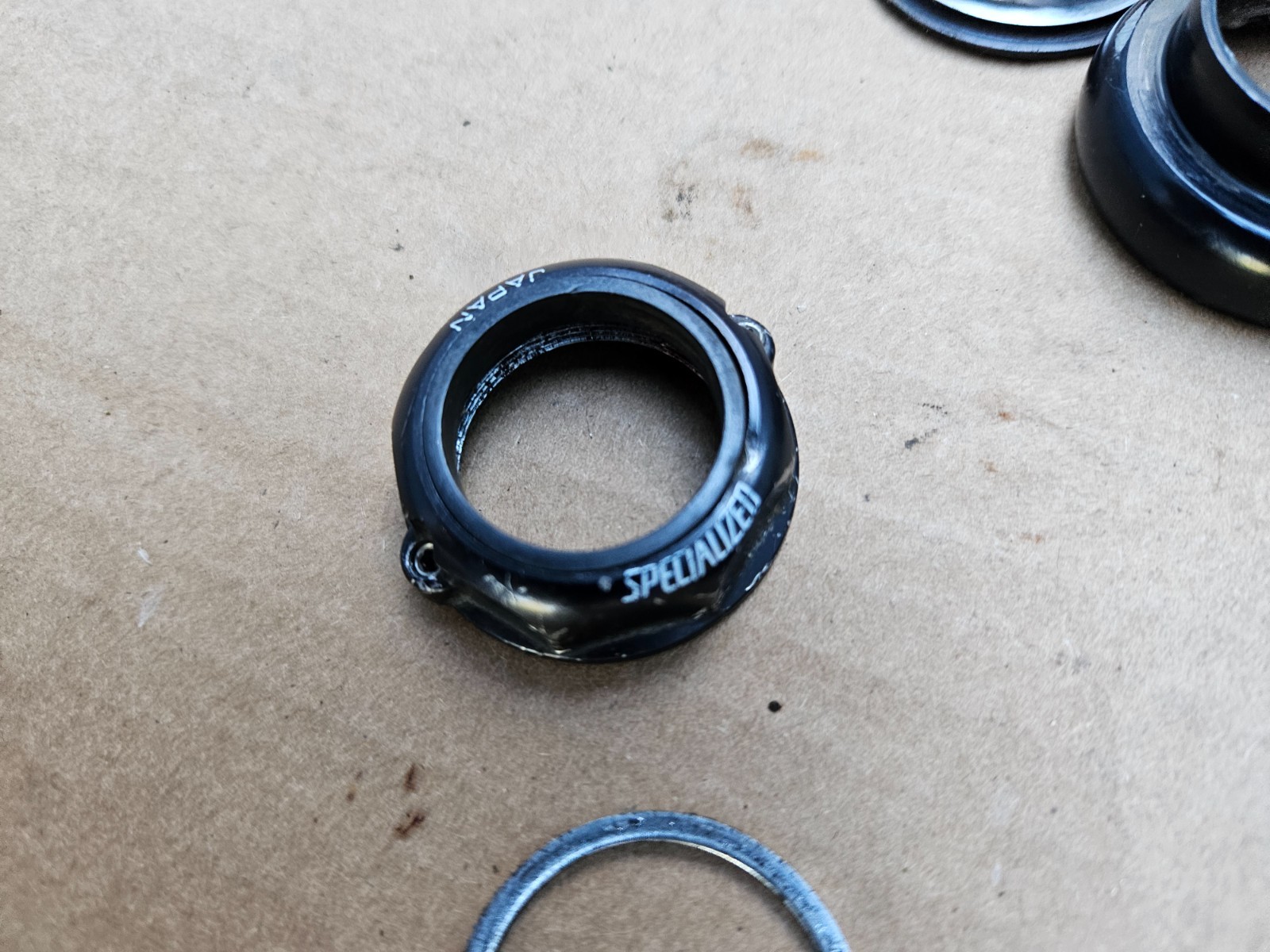 Vintage 90s Specialized 1-1/8″ Threaded Headset Black made in Japan