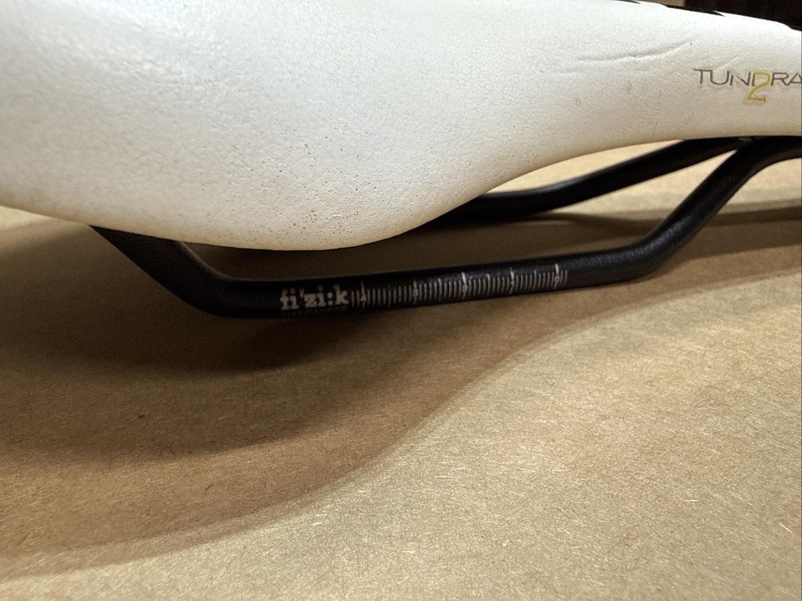 Fizik Tundra 2 Bicycle Saddle Seat with Manganese Rails Blue and White cth54
