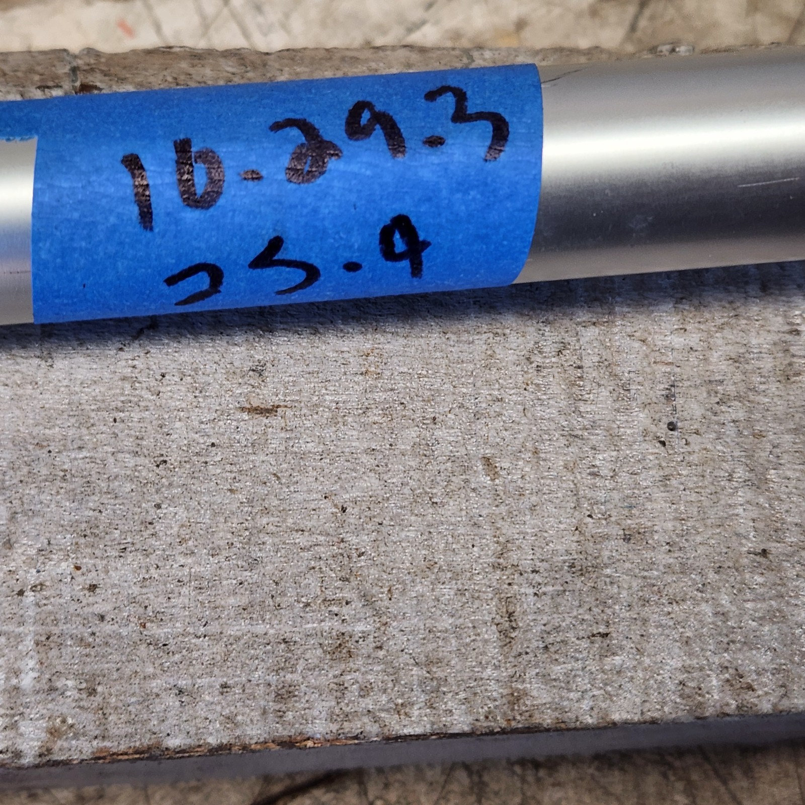 1995 Stamped Trek System 2 Aluminum Flat Handlebar 560mm Long 25.4 Clamp