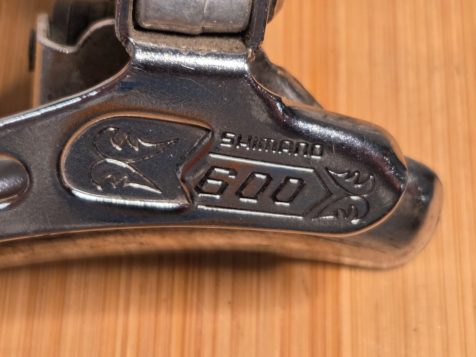 Shimano 600 «Arabesque» Front Derailleur 28.6mm