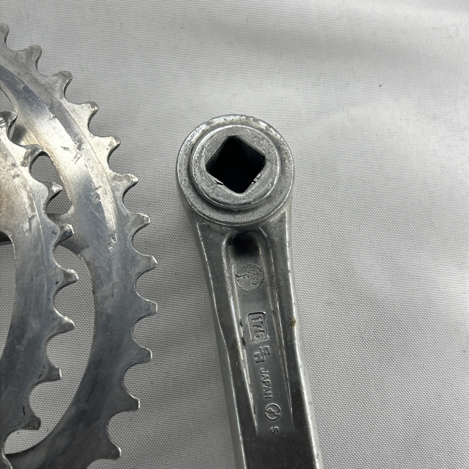 Vintage SR Sakae SA Crankset 175 mm 5-Bolt 110 BCD Square Taper Triple Silver