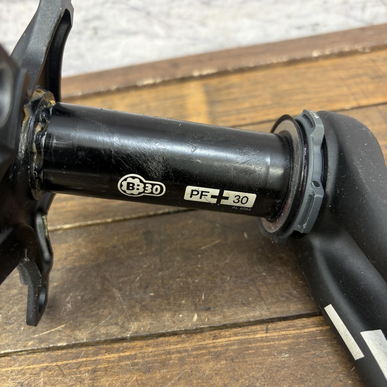 SRAM Apex Crankset 4-Arm Asymmetrical 172.5mm 30mm PF30 Road Gravel CX Black