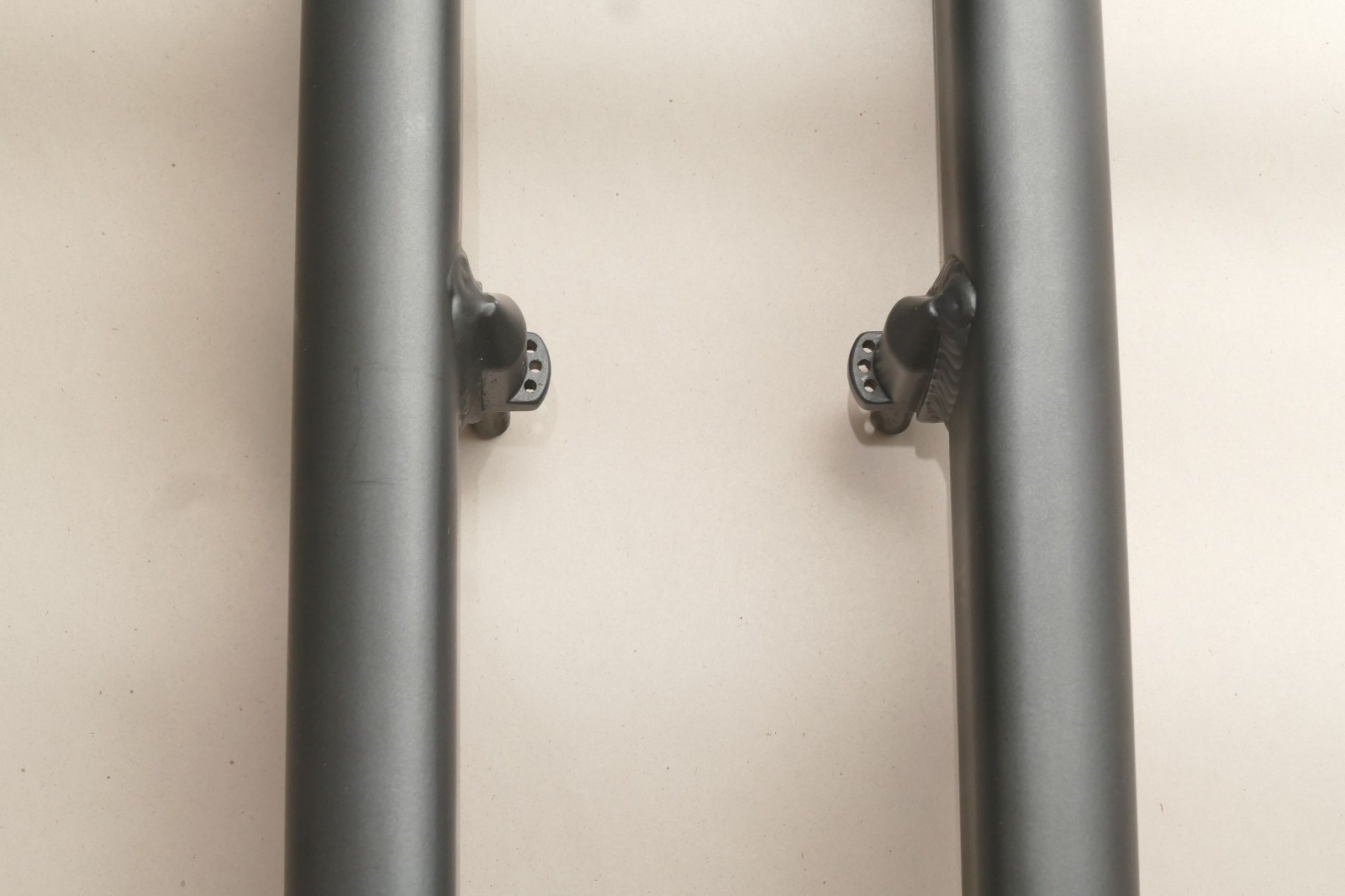 Noleen Crosslink Suspension Forks w/Smart Shock Easton 1 1/8″ Steerer 26″ Wheel