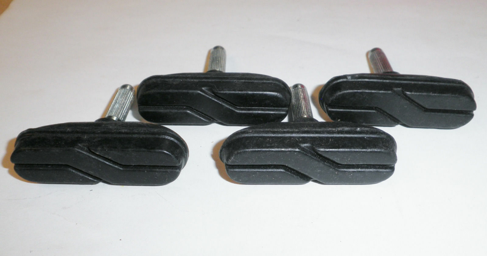 SET OF 4 BRAKE SHOES/PADS BICYCLE BIKE PARTS 168