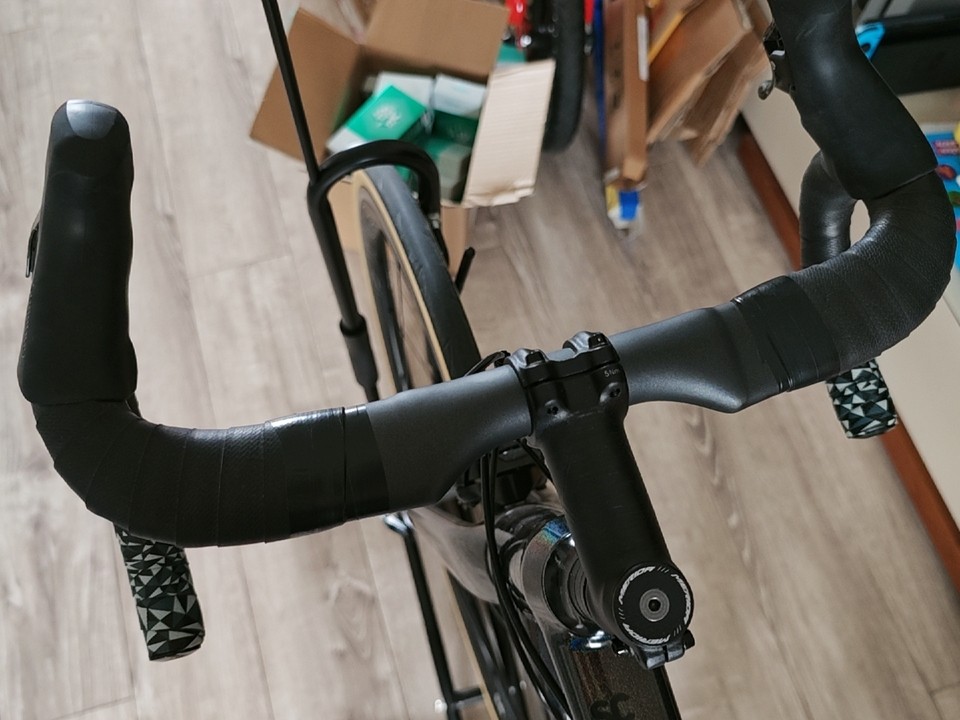 Full Carbon Bicycle Handlebar External Cable Road Bike Drop Bar 31.8*400/420/440