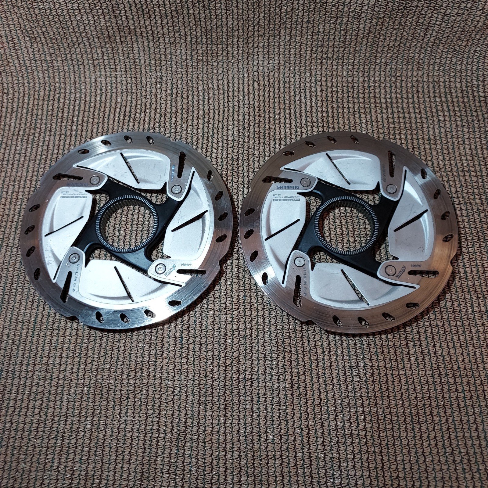 (2) 140mm Shimano Ultegra SM-RT800-SS Disc Brake Rotors