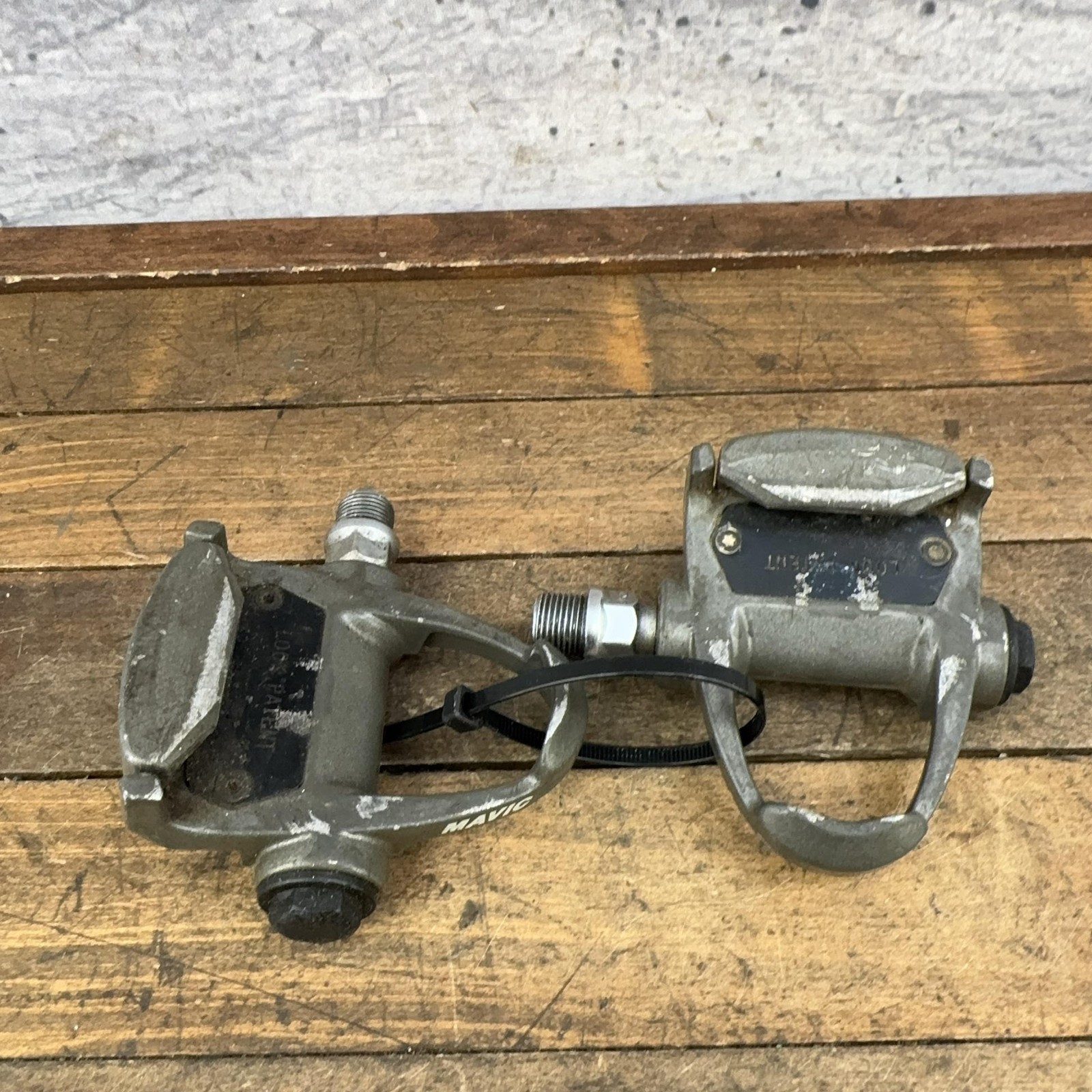 Vintage Mavic Clipless Road Bike Pedals 9/16 Silver Pair LOOK Alloy