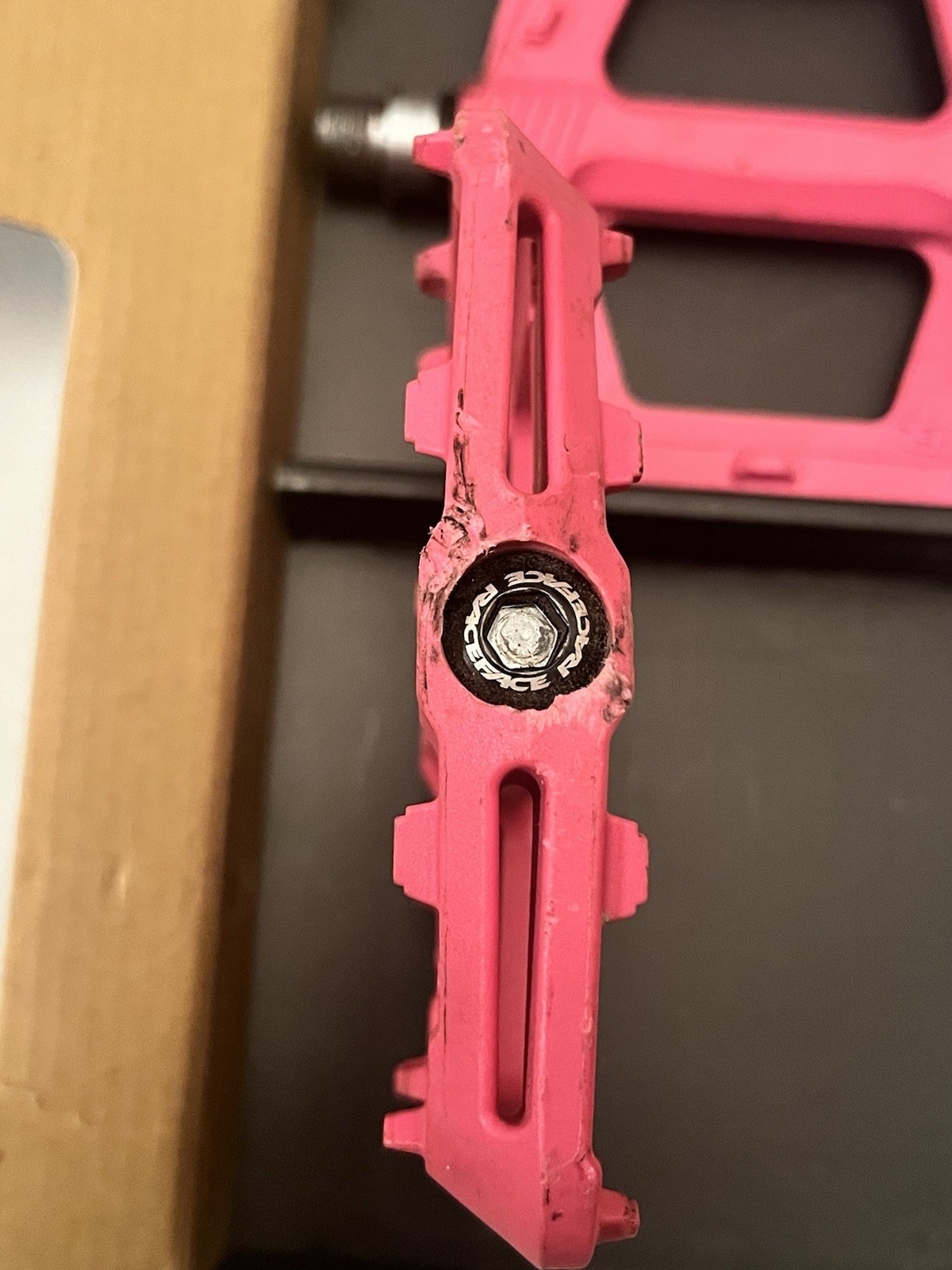 Race Face Ride Flat/Platform Pedals Pink 9/16in Nylon Composite Steel Bushing