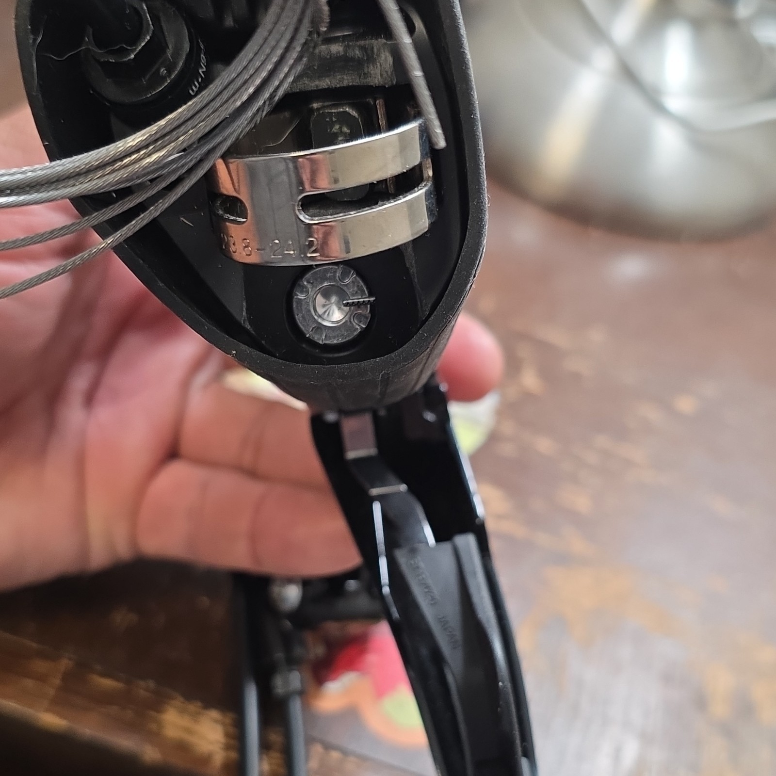 Shimano 105 ST-R7020 11-Speed Hydraulic Road Brake/Shifter Set Black w/Cables