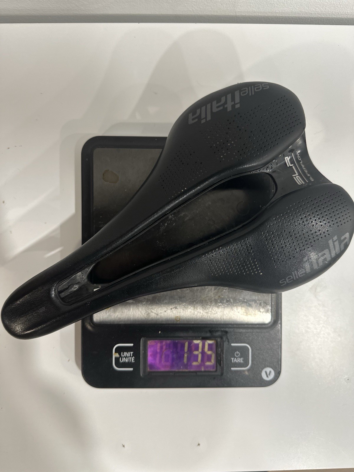 Selle Italia SLR Boost Kit Carbonio SuperFlow Saddle (145x248mm) – L3 – 135g
