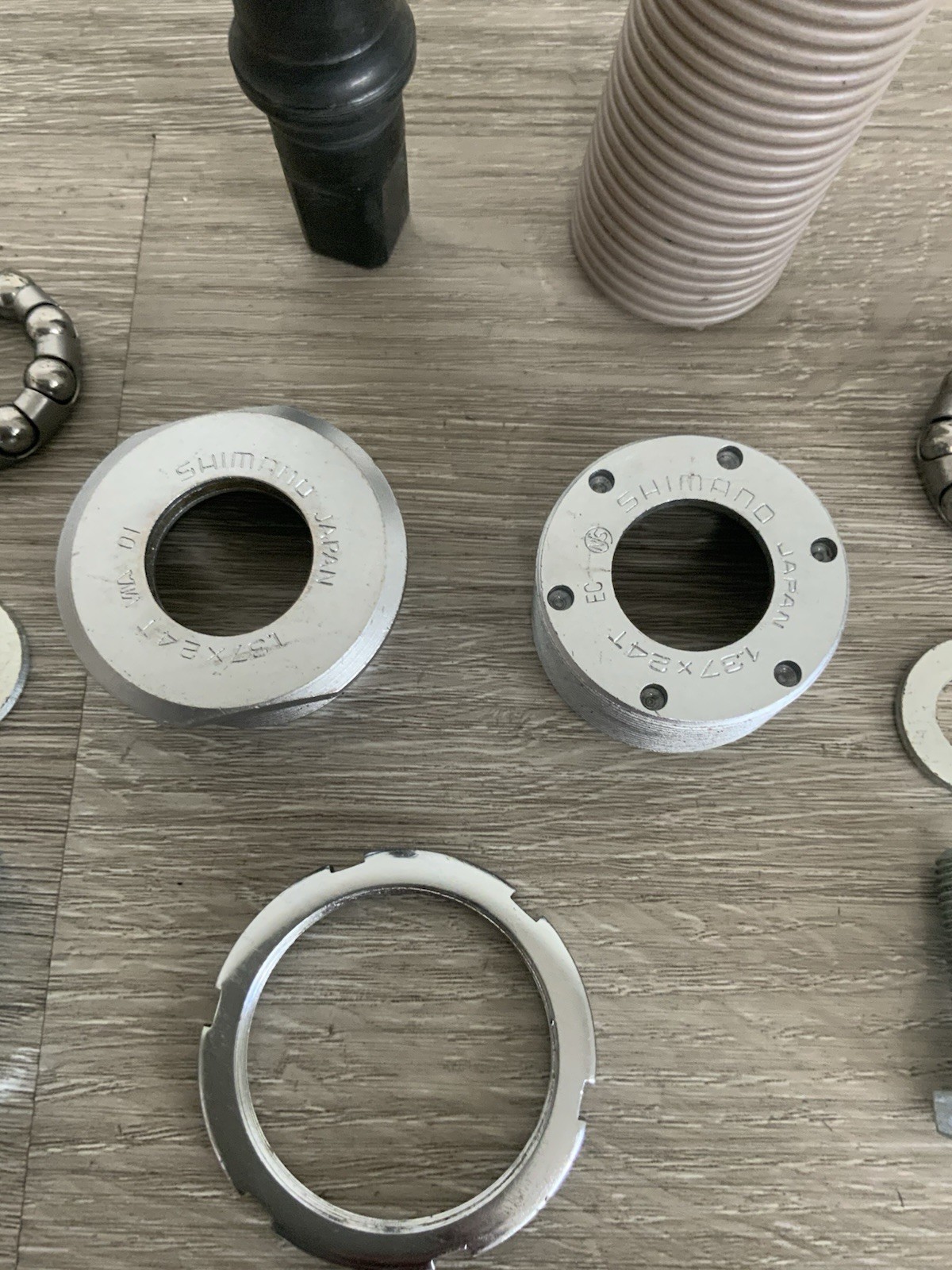 SHIMANO 600 BOTTOM BRACKET BRITISH THREADING 68-113 MM