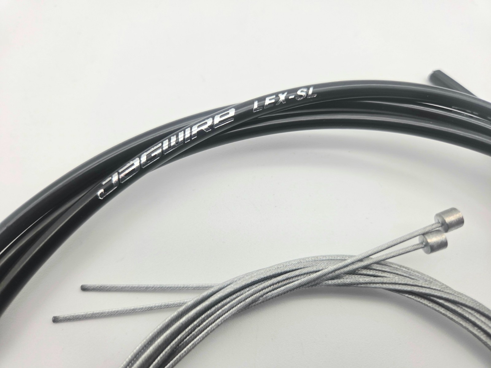 Jagwire Mountain Shop Kit – Shifter Cable & Housing – fits SRAM / Shimano MTB