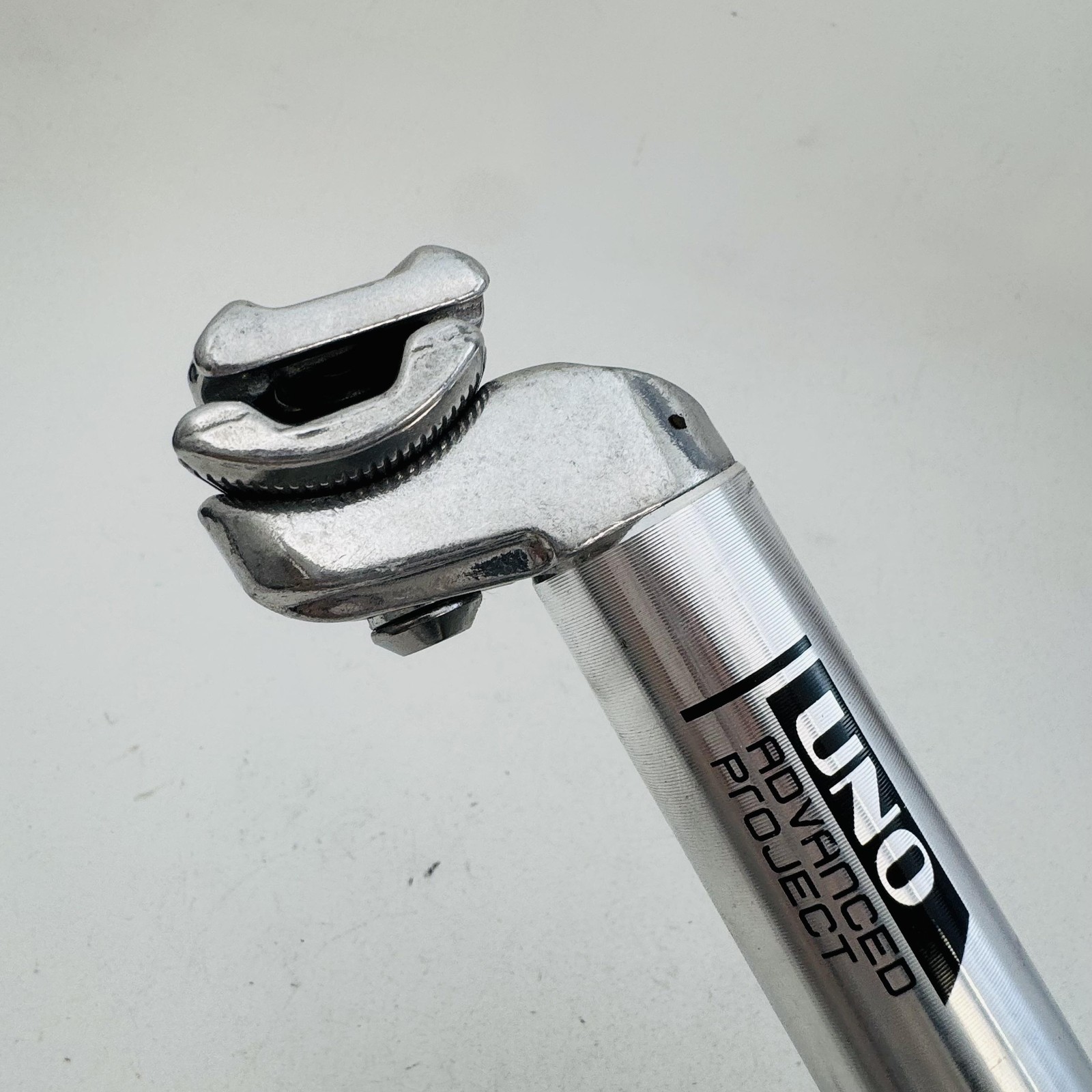 UNO SP-359 30.9mm Alloy Seatpost 350mm Silver Micro-Top Universal Bike MTB A96