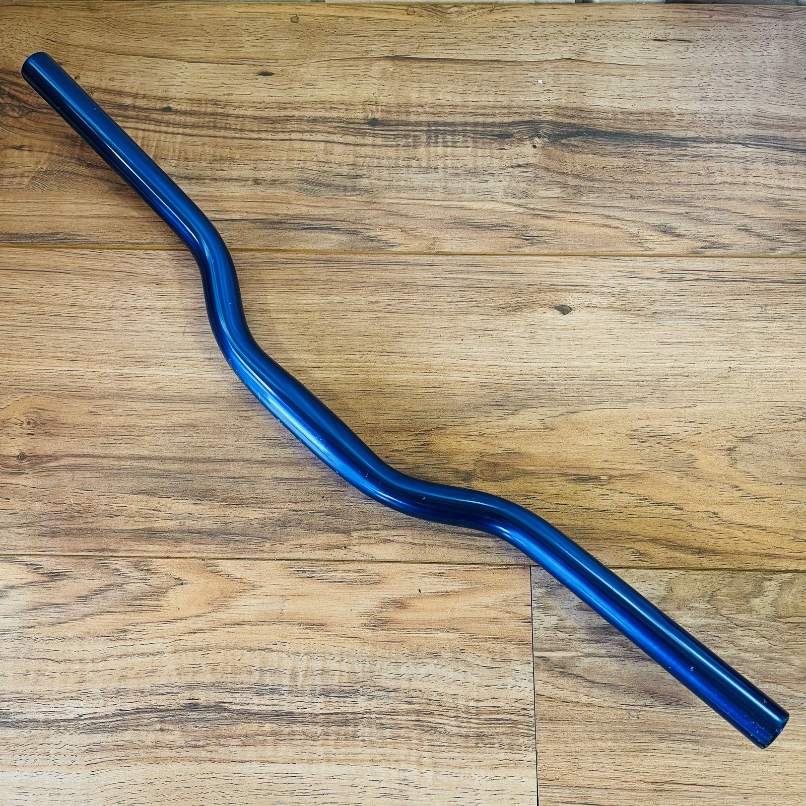 Origin8 Urban Pro Rise Handlebar 560 25.4 Blue Ano 3DV Anodized