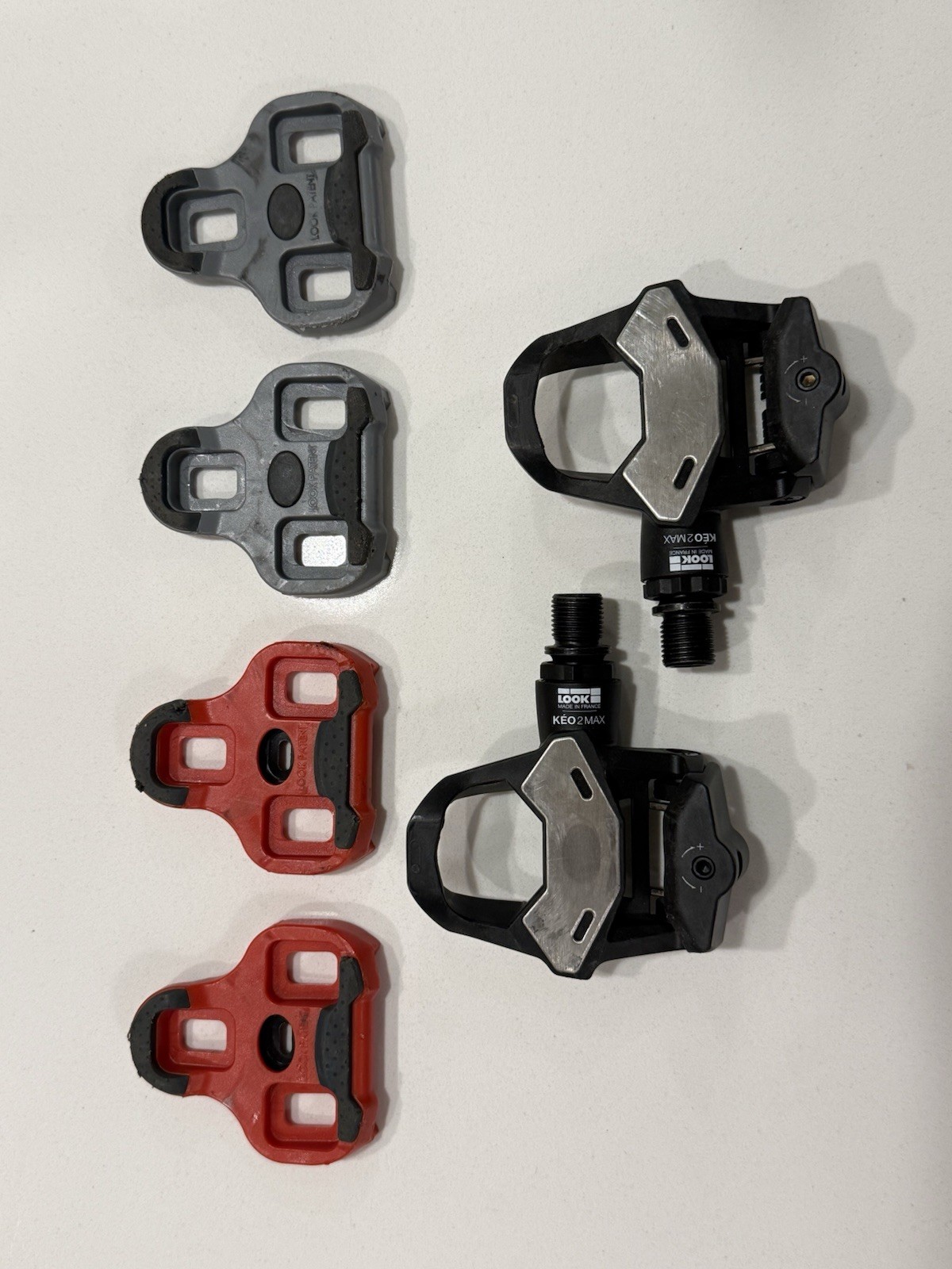 Look Keo 2 Max Black Road Bike Pedals With Keo Grip 4.5 And 9 Degree Cleats