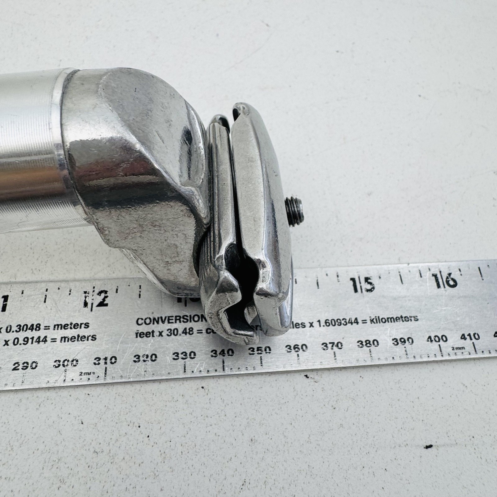 UNO SP-359 30.9mm Alloy Seatpost 350mm Silver Micro-Top Universal Bike MTB A96