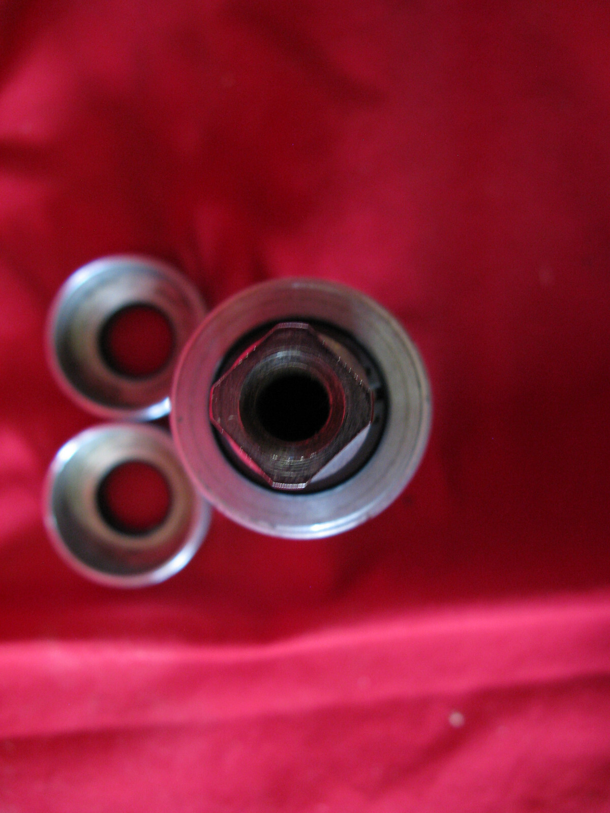 EDCO threadless Bottom Bracket