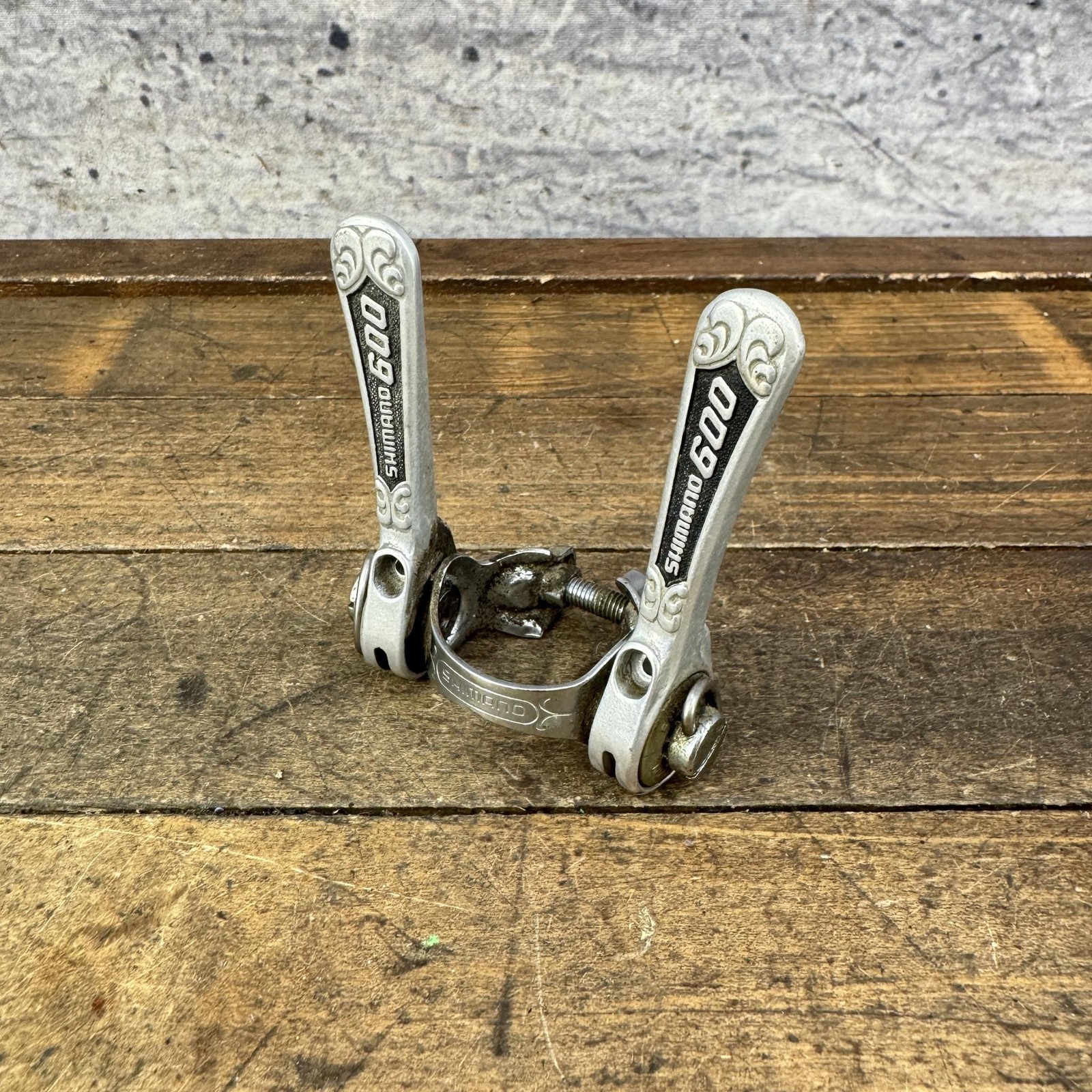 Vintage Shimano 600 Arabesque Shift Levers Shifter Set 28.6 Clamp Road 70s 80s