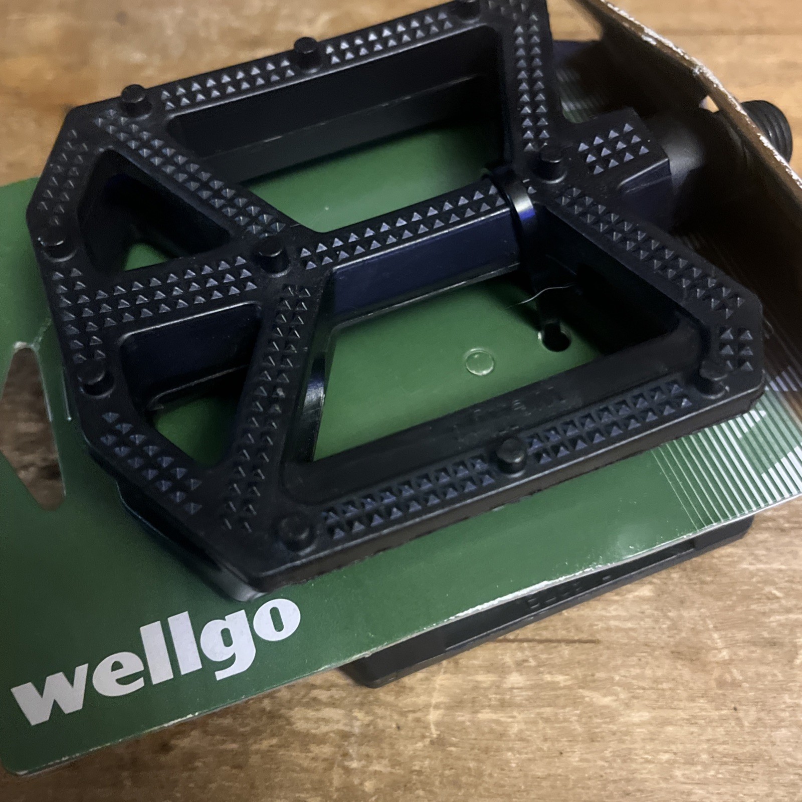 New Wellgo Resin Platform Pedals 9/16 Flat Pedals MTB ATB Hybrid Bike