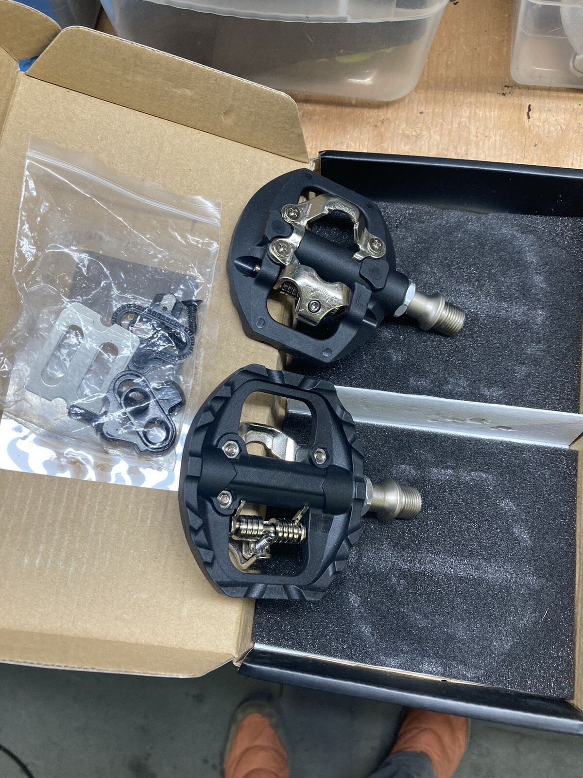 Dual-sided clipless or flat platform mountain bike pedals black fits Shimano SPD