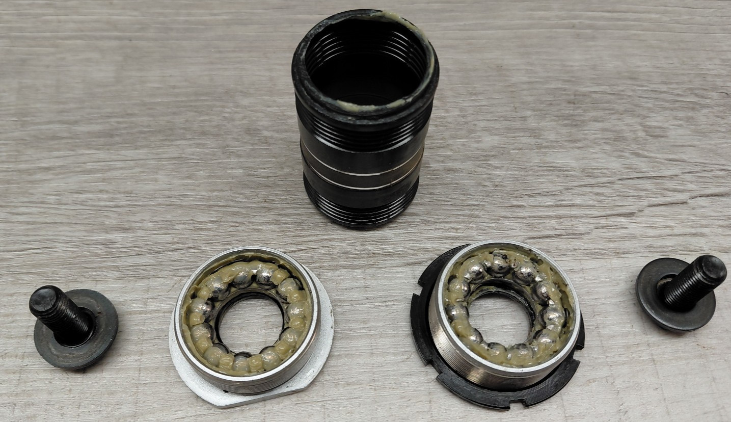 Vintage Shimano Dura-Ace BB-7400 Bottom Bracket, 68x 113 mm BSA Road Bike -JIS
