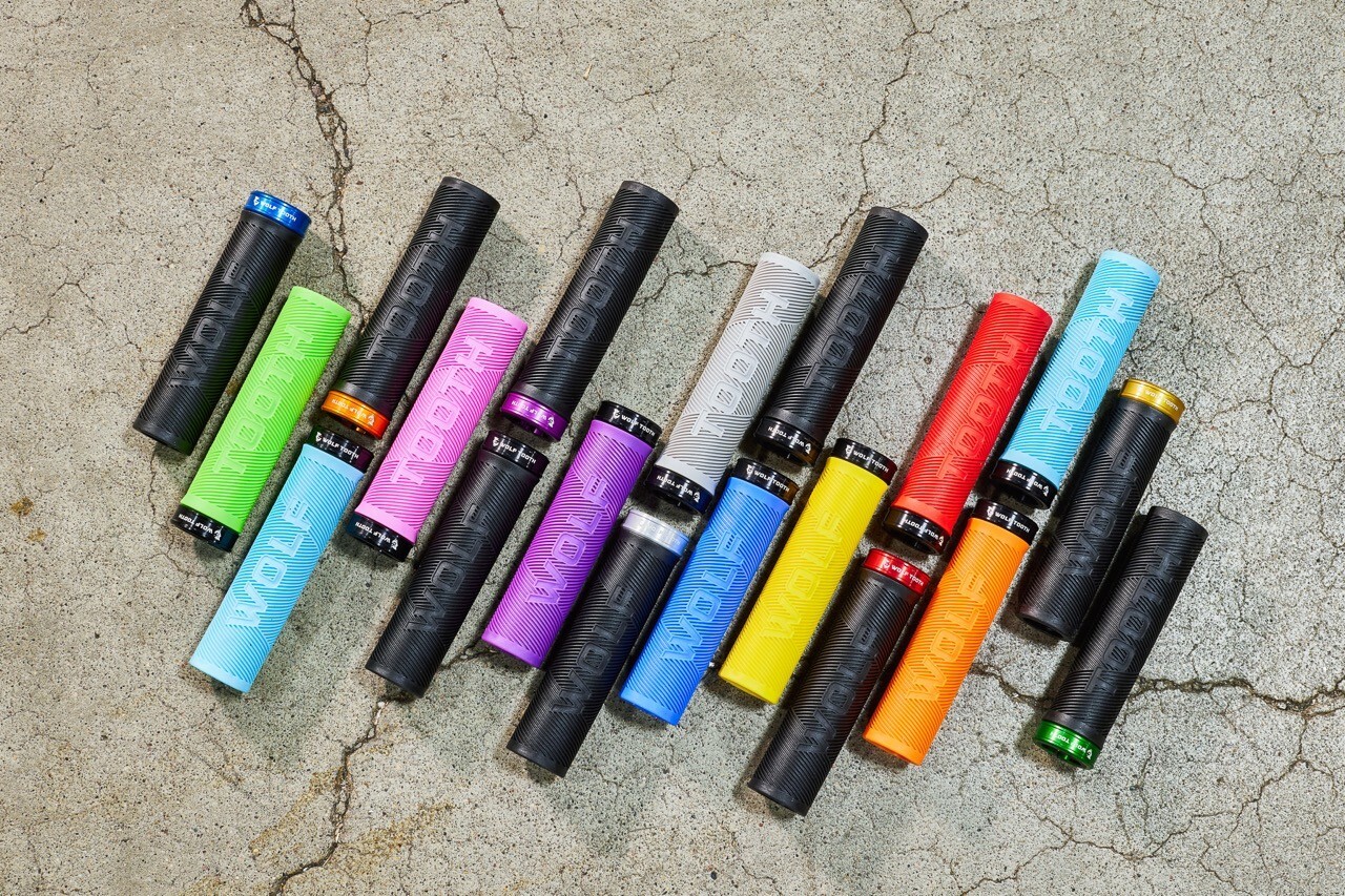 Wolf Tooth Components Echo Lock on Black Grips | All Colors