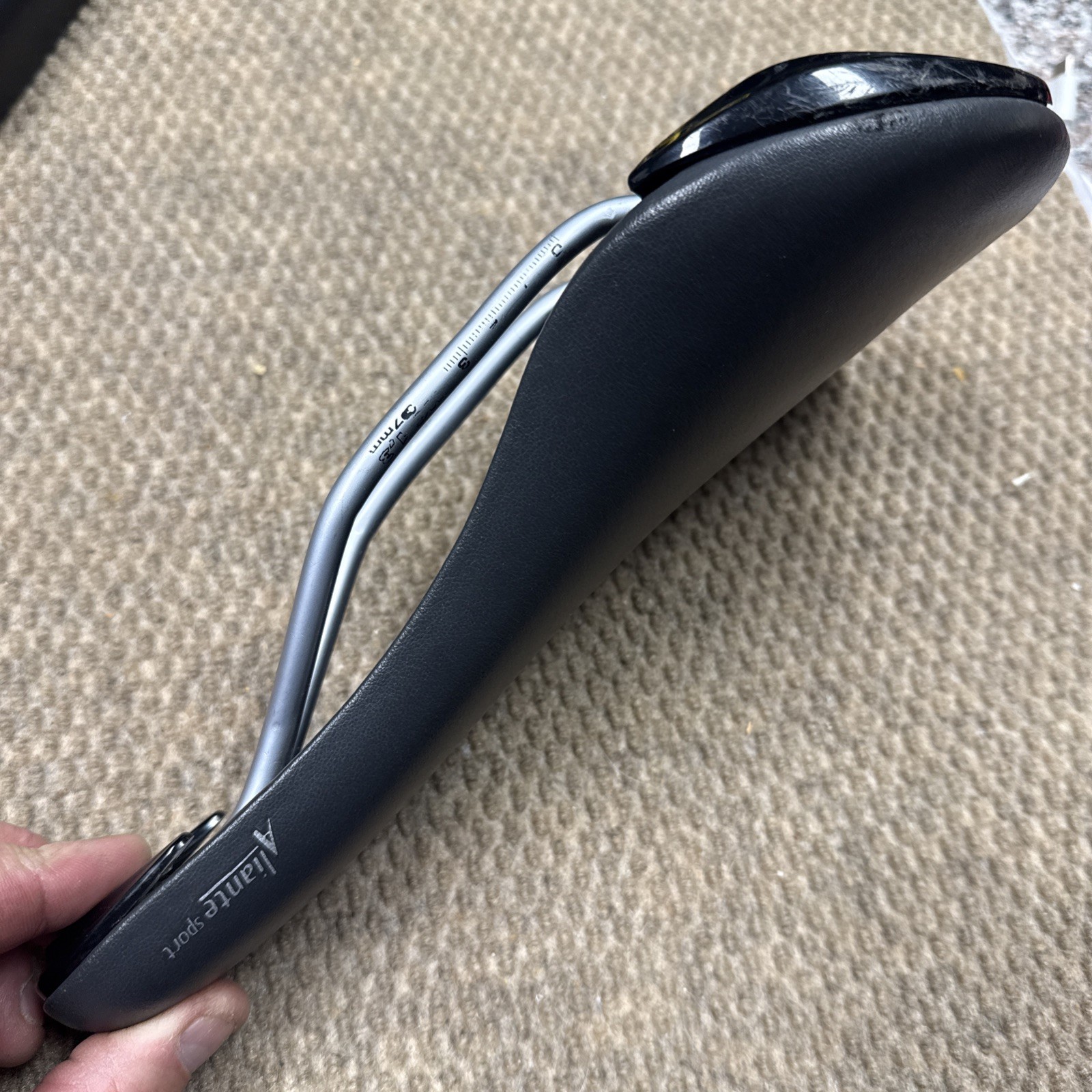 Aliante Sport Saddle FI’ZI:K MADE IN ITALY LEATHER 9.9OZ USED CONDITION